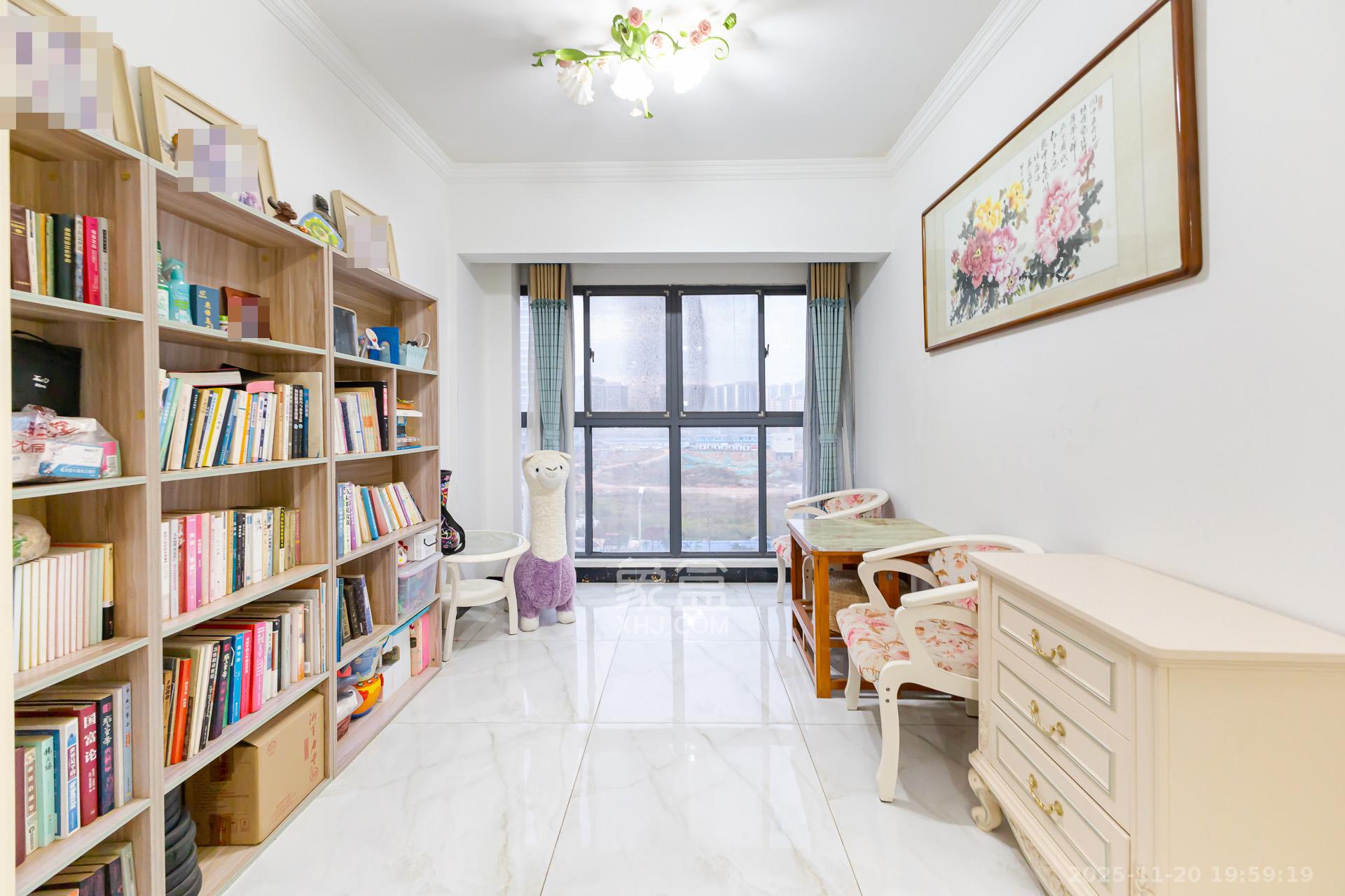 勤诚达新界  4室2厅2卫    92.0万卧室