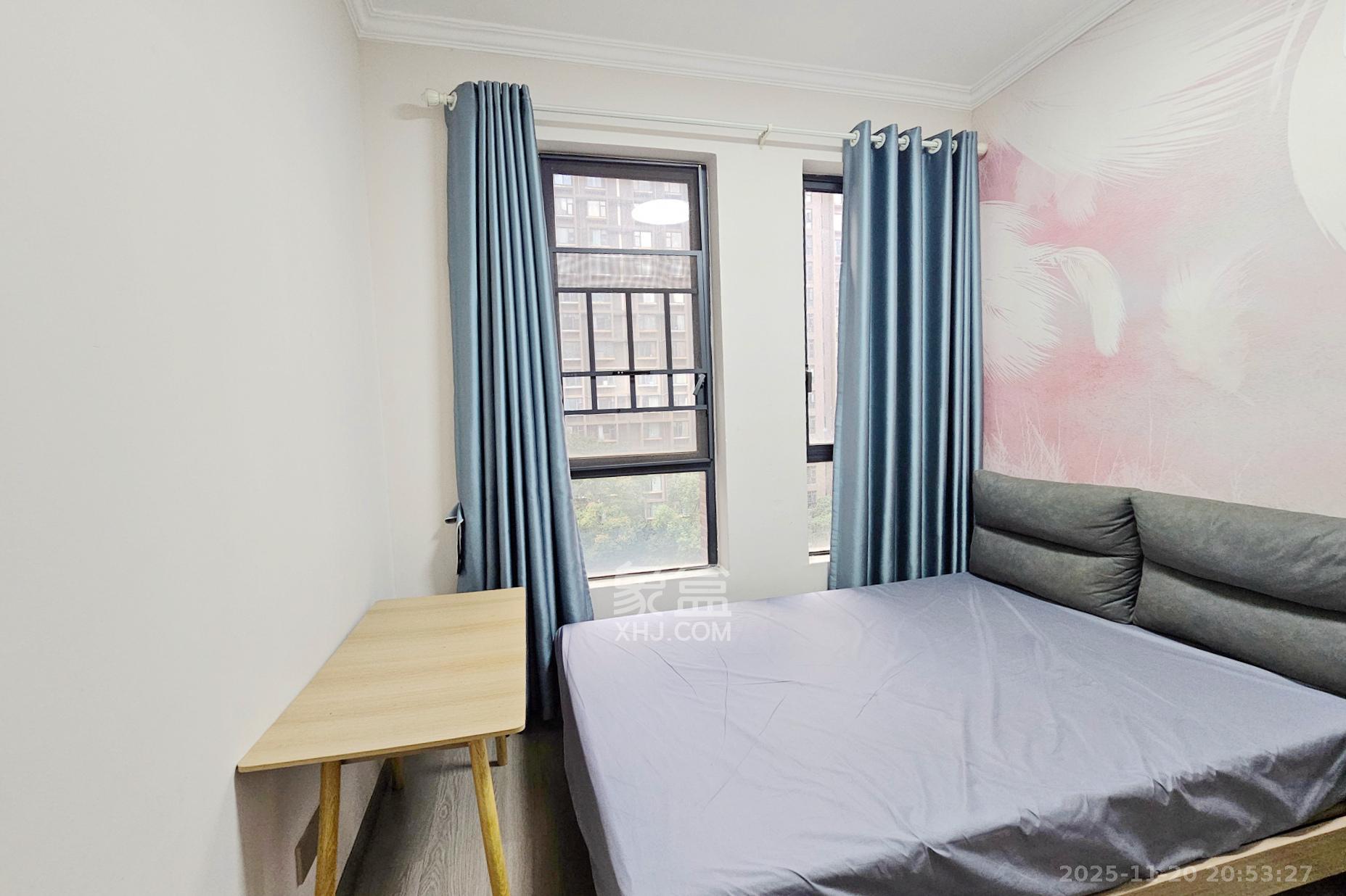 中隆国际御玺  4室2厅3卫    208.0万卧室