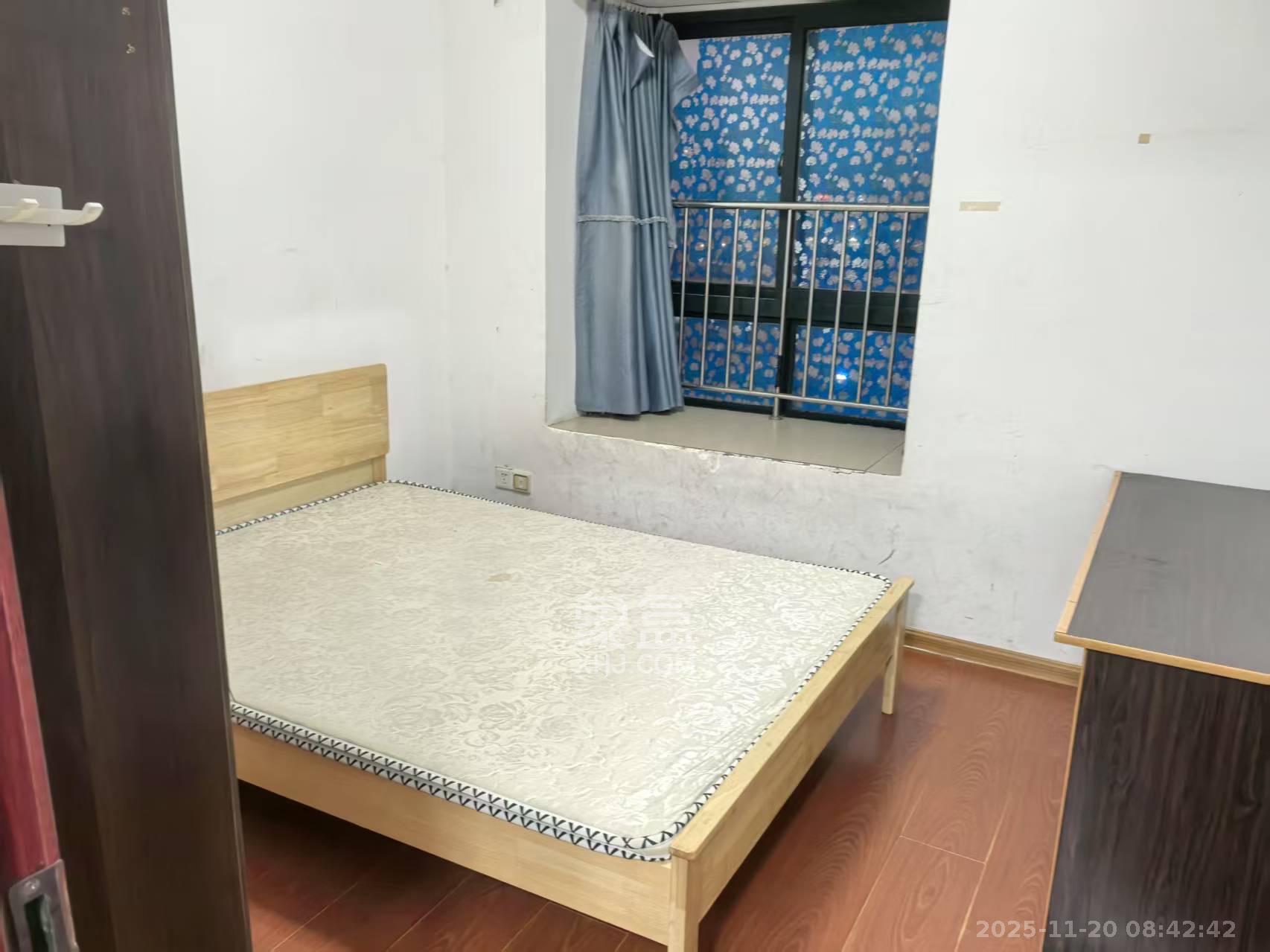 东玺门  1室2厅1卫    2400.0元/月