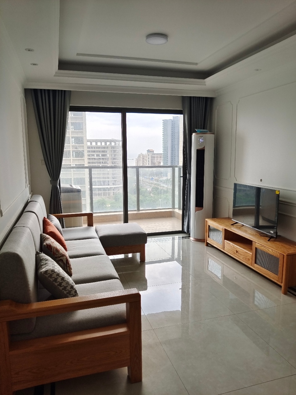 晨晖玺樾  3室2厅1卫    2000.0元/月室内图1