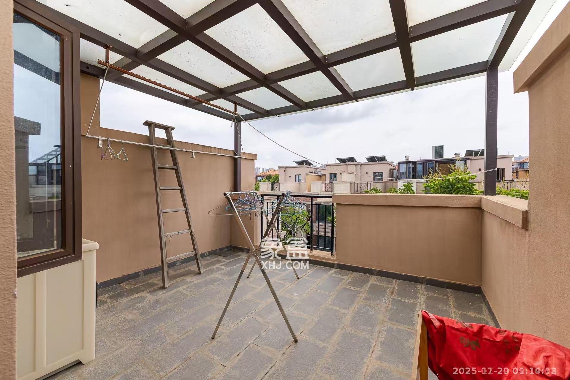 盈峰翠邸 5室3厅3卫 9800.0元/月 盈峰翠邸 5室3厅3卫 9800.0元/月室内图