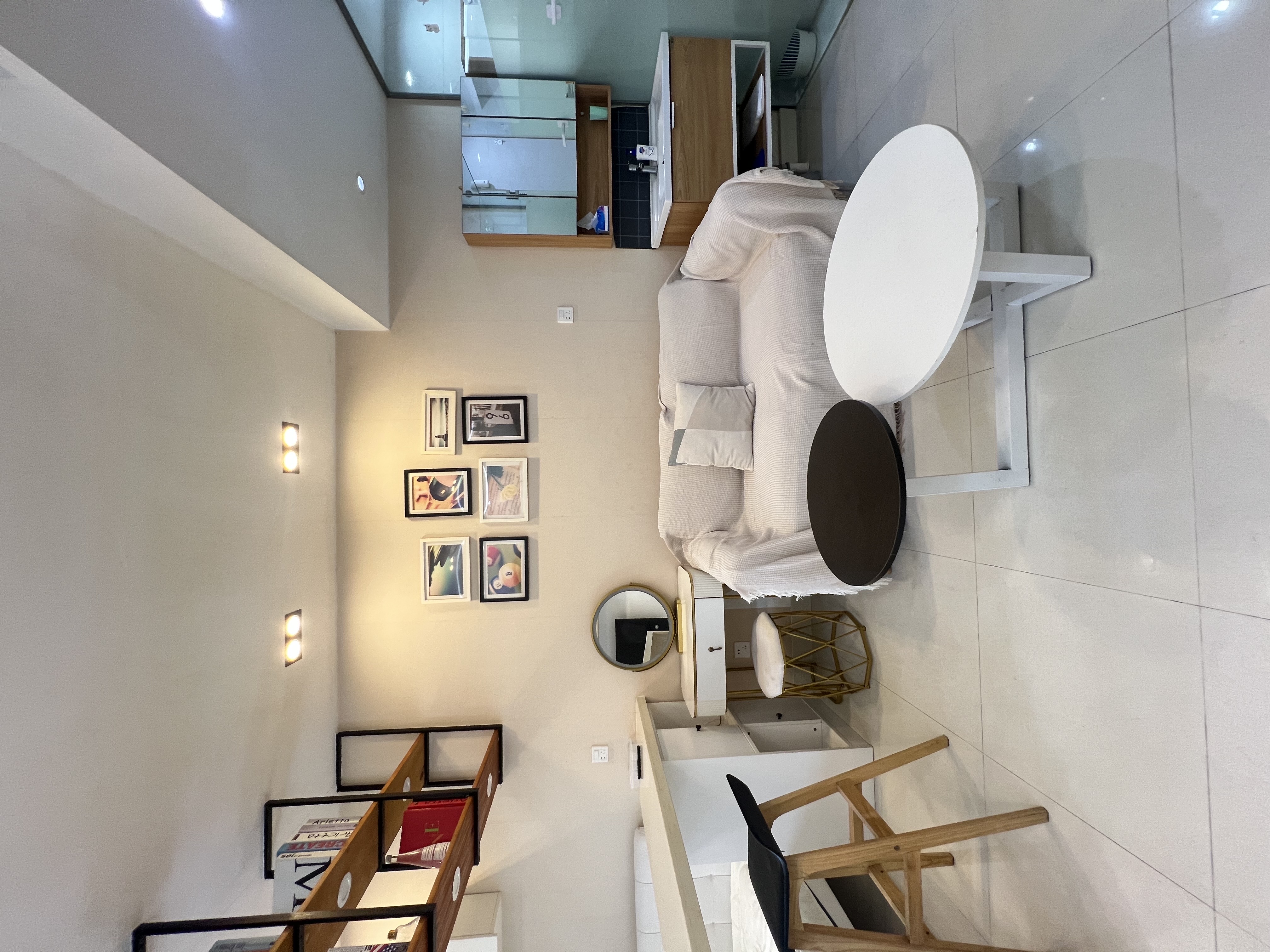 宇建国贸城  1室0厅1卫    2200.0元/月室内图