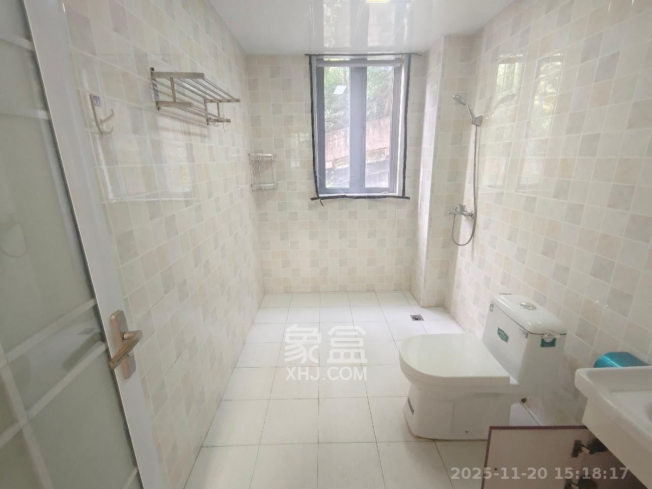 蓝光雍锦阁 3室2厅2卫 2600.0元/月 蓝光雍锦阁 3室2厅2卫 2600.0元/月室内图