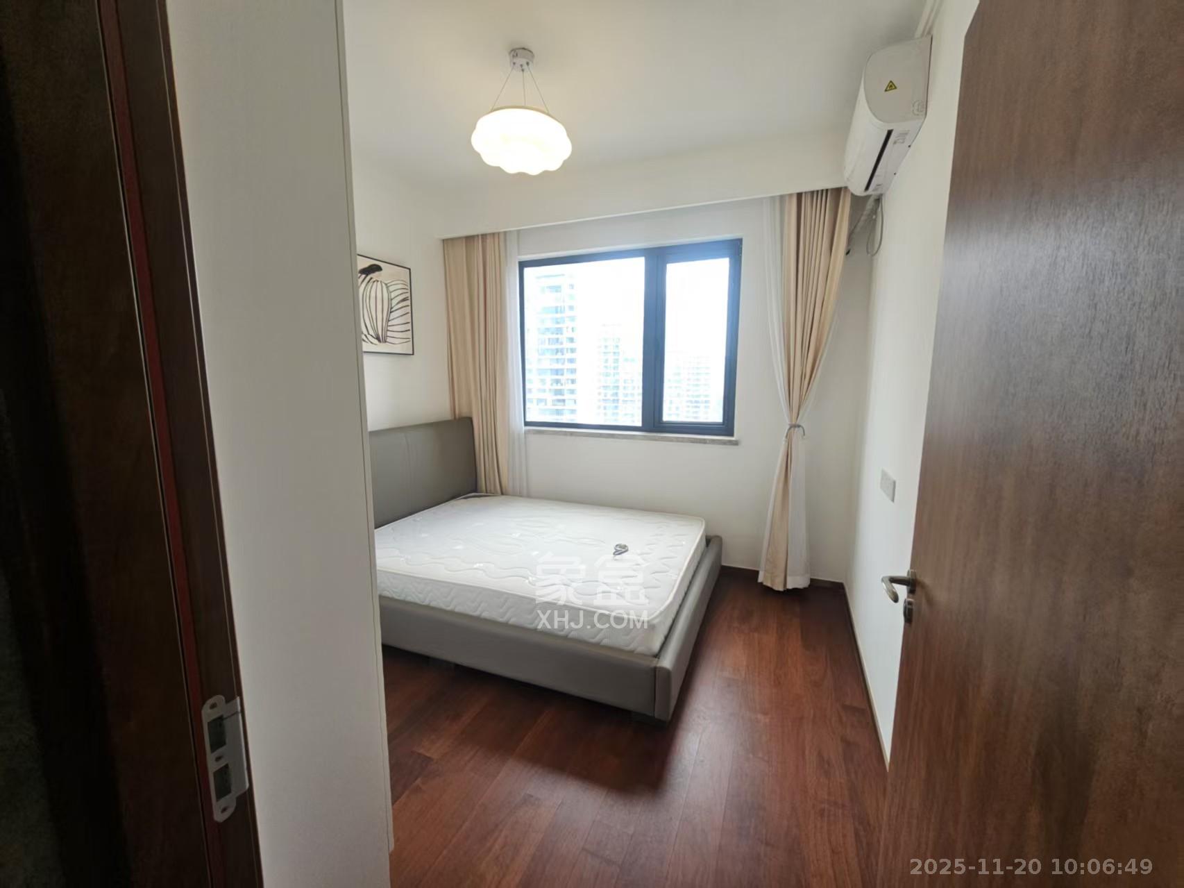 旭辉都会山  3室2厅2卫    4000.0元/月