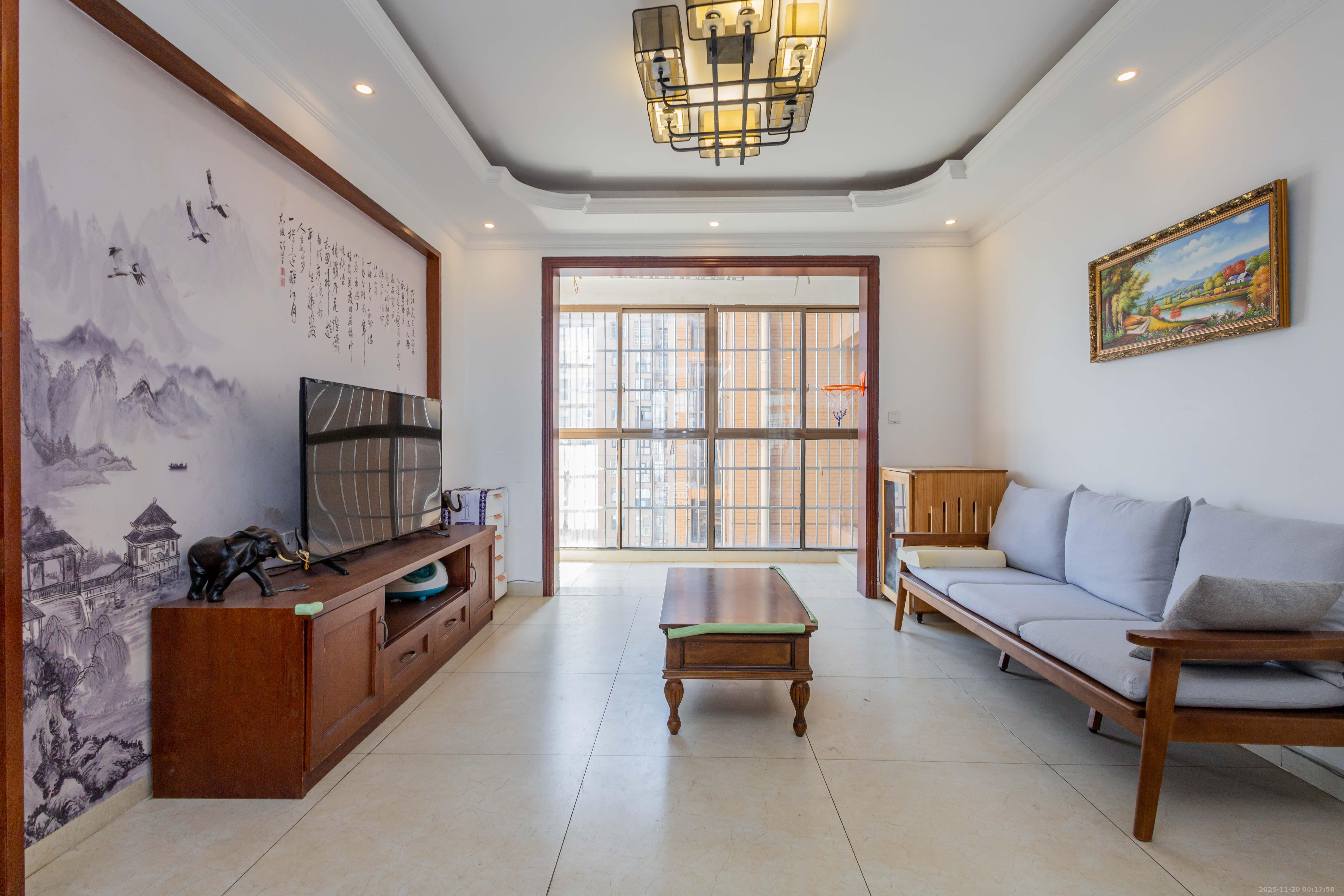 和泉嘉园  4室2厅2卫    62.0万