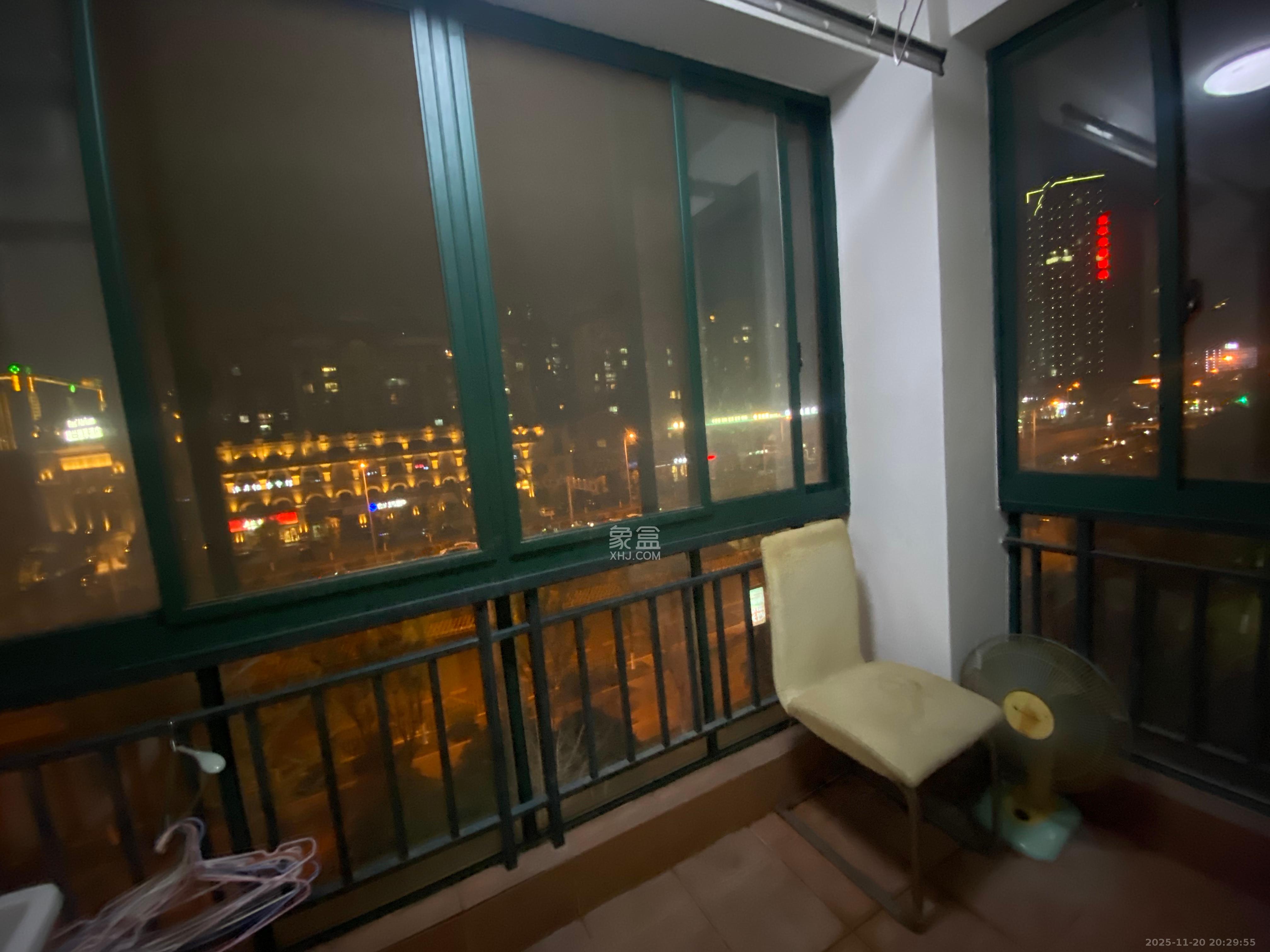 星城世家 3室2厅1卫 3000.0元/月 星城世家 3室2厅1卫 3000.0元/月室内图