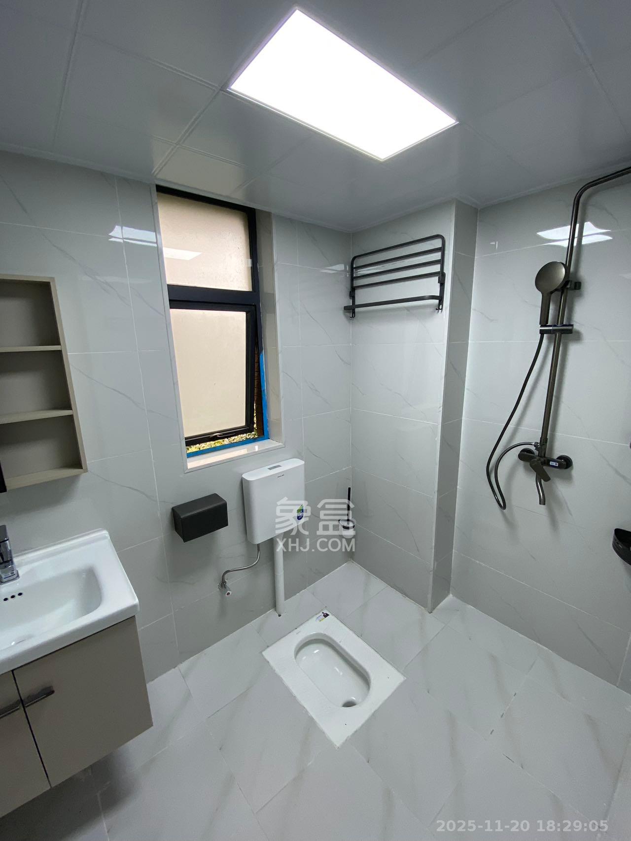 兰亭湾畔 4室2厅2卫 3800.0元/月 兰亭湾畔 4室2厅2卫 3800.0元/月室内图