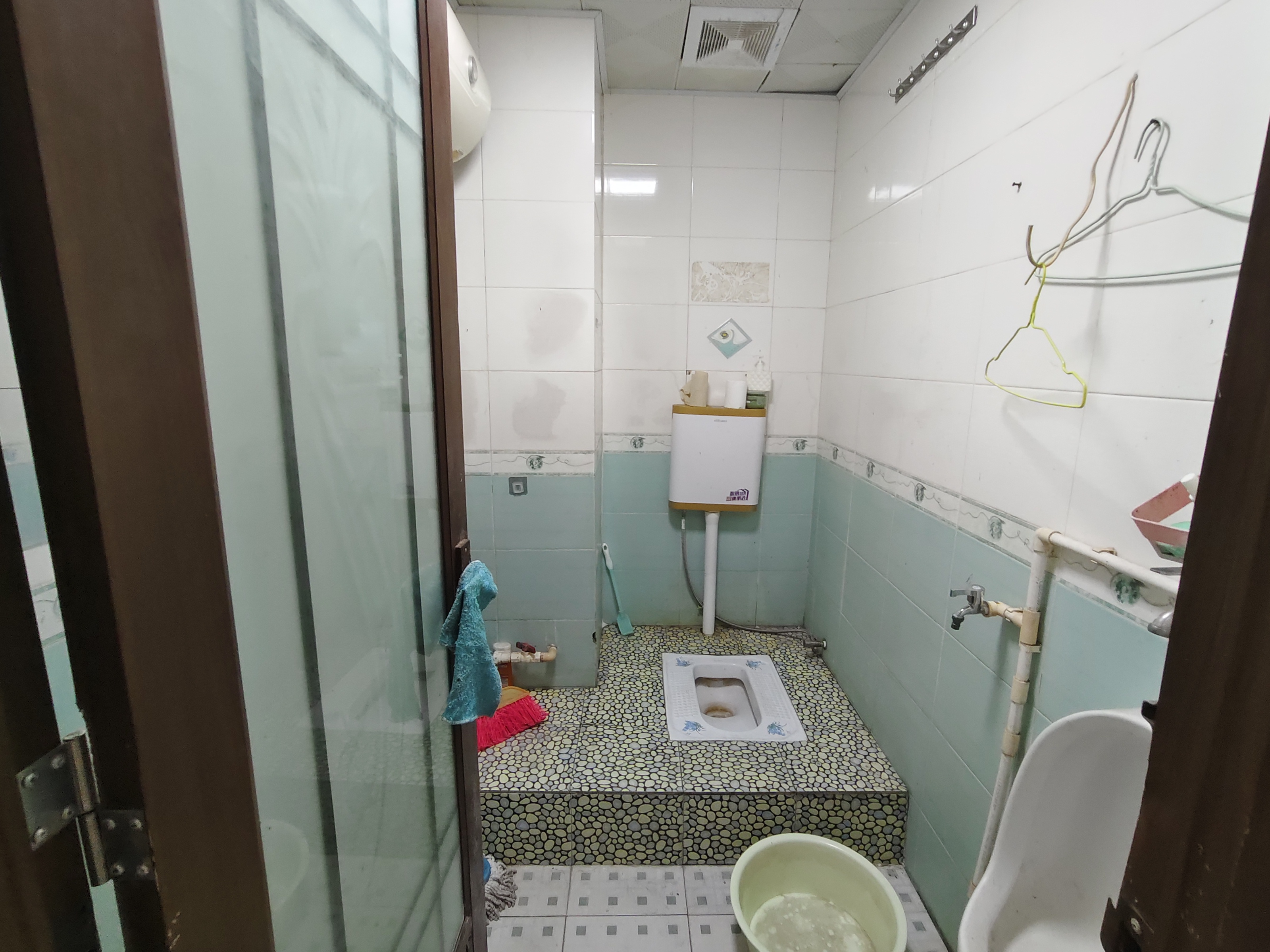 琼山华侨大厦 2室1厅1卫 1900.0元/月 琼山华侨大厦 2室1厅1卫 1900.0元/月室内图