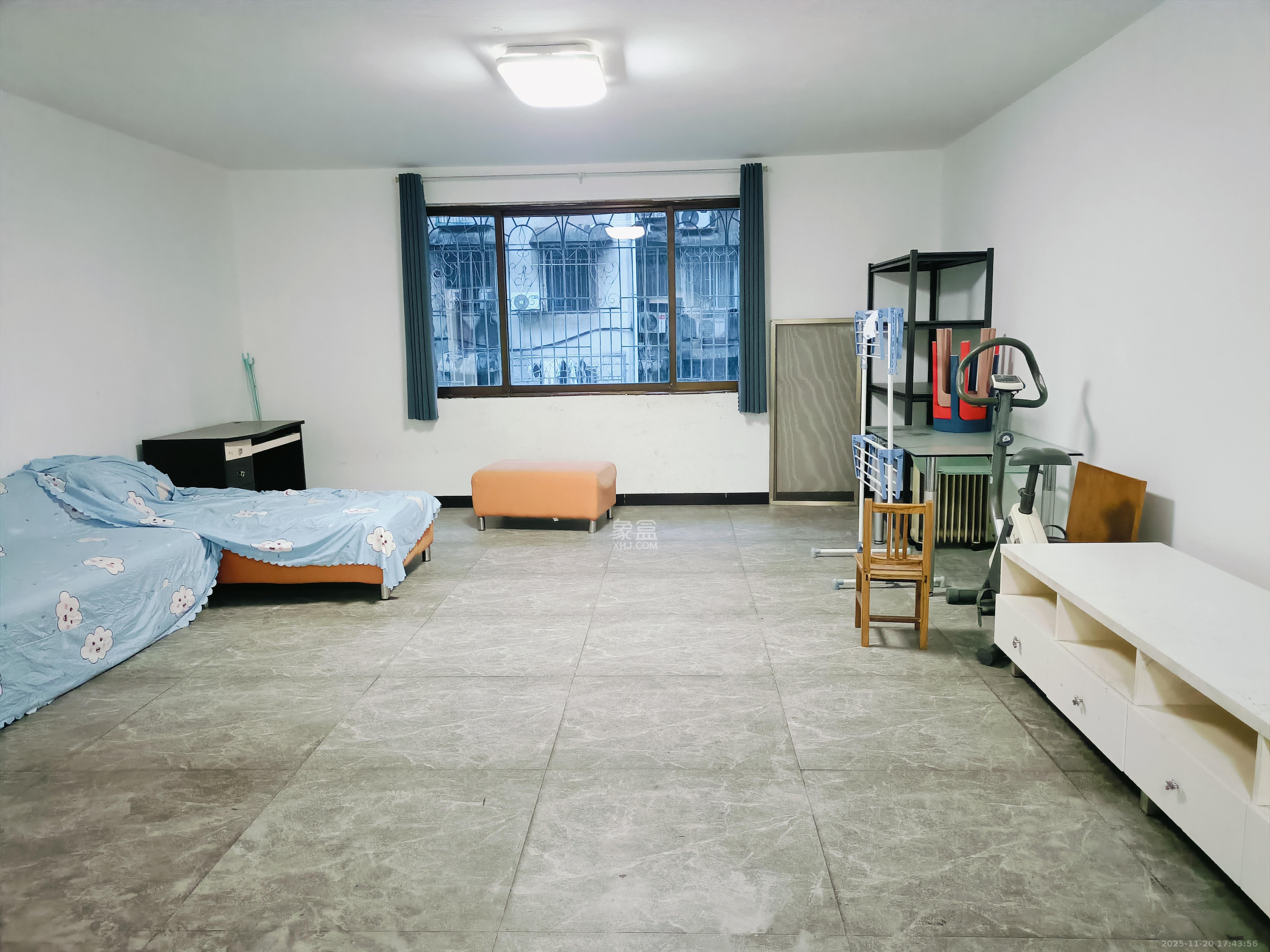 福乐凯公寓 3室2厅1卫 2800.0元/月 福乐凯公寓 3室2厅1卫 2800.0元/月室内图