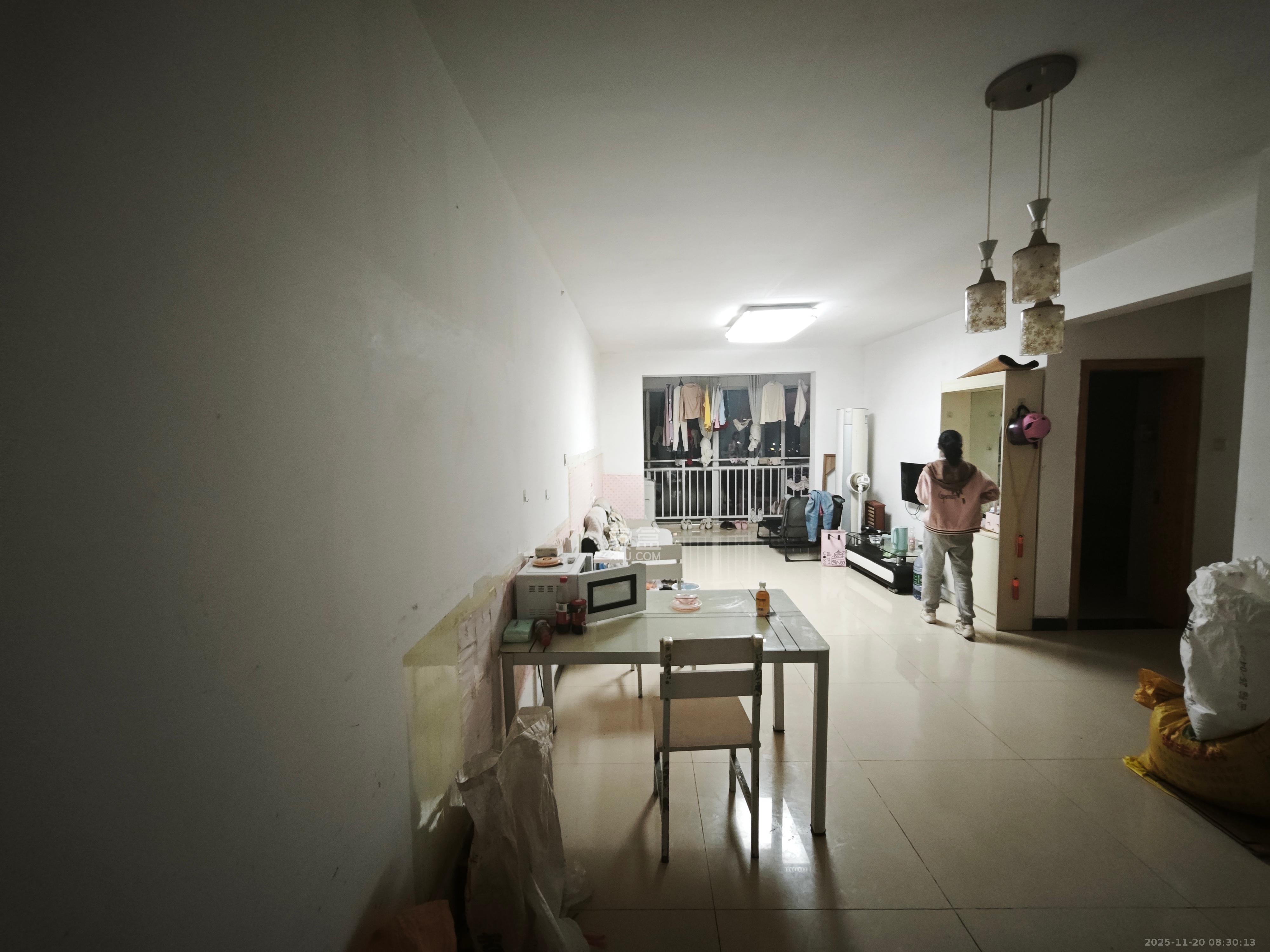 恒广国际景园一二区 2室2厅1卫 1800.0元/月 恒广国际景园一二区 2室2厅1卫 1800.0元/月室内图