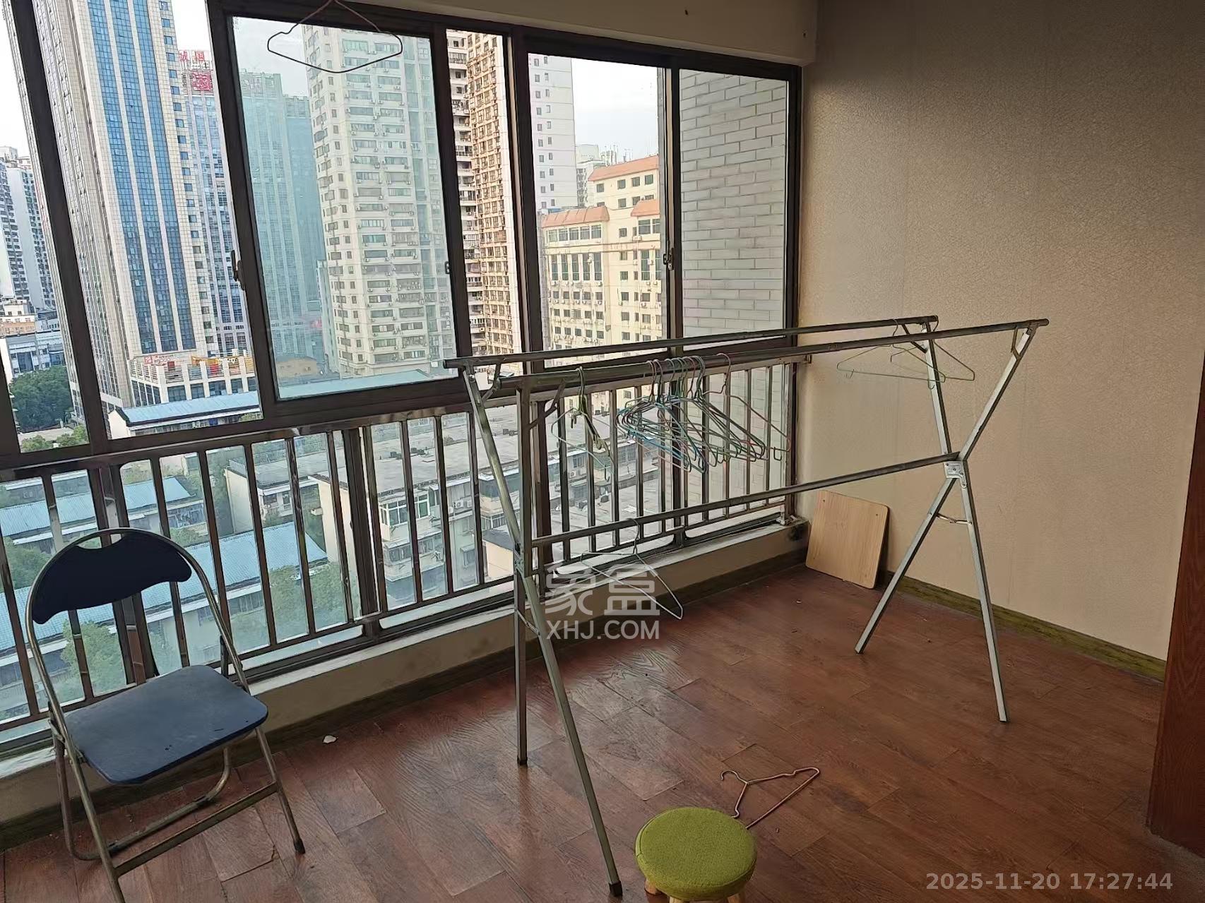 中域蓉城 4室2厅1卫 4200.0元/月 中域蓉城 4室2厅1卫 4200.0元/月室内图