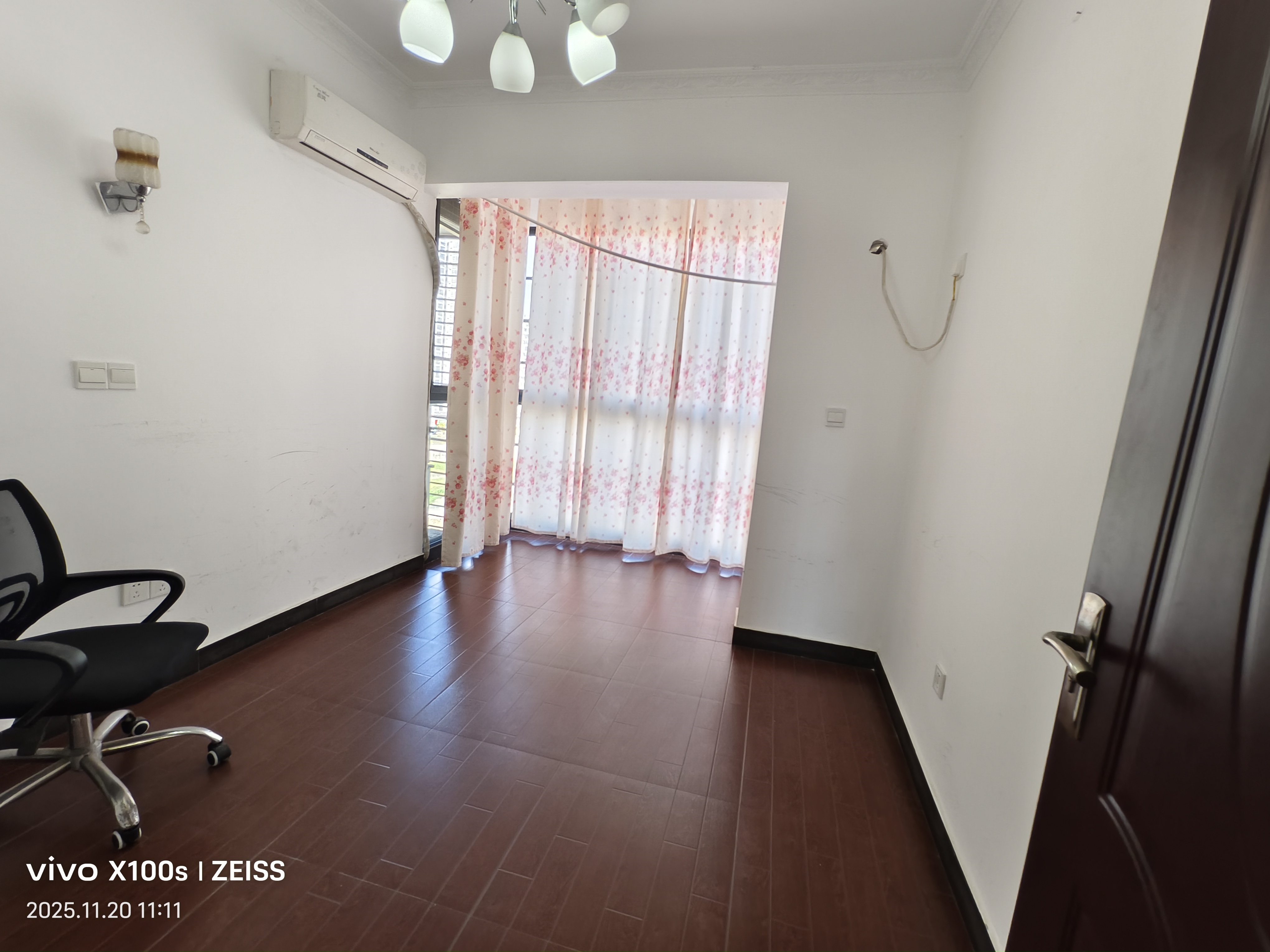 锦绣边城 1室0厅0卫 1500.0元/月 锦绣边城 1室0厅0卫 1500.0元/月室内图