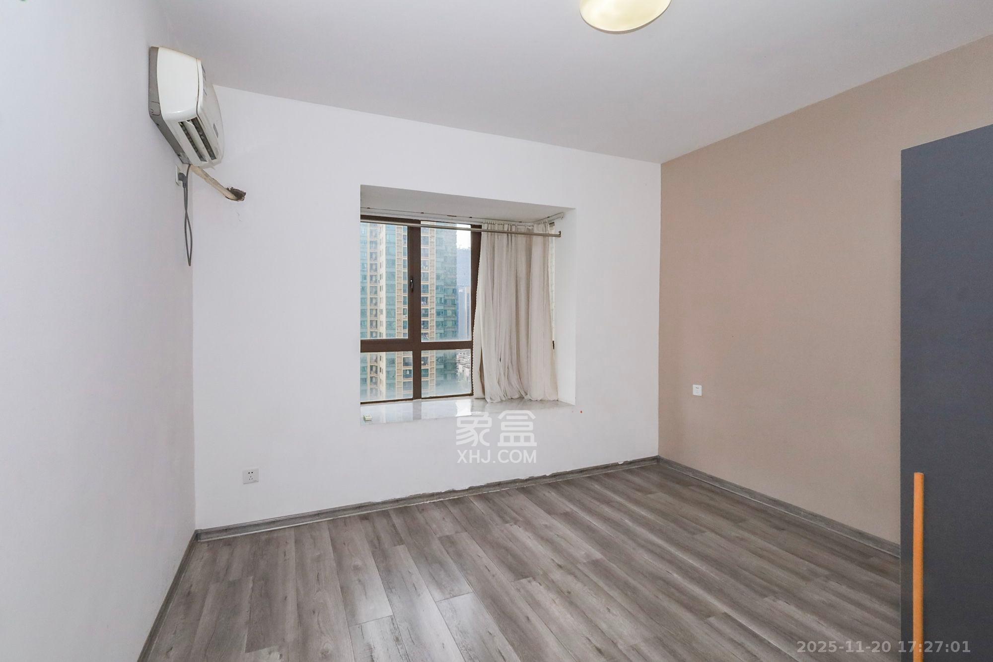 芙蓉别墅山庄（嘉湘华庭）  1室2厅2卫    3600.0元/月室内图