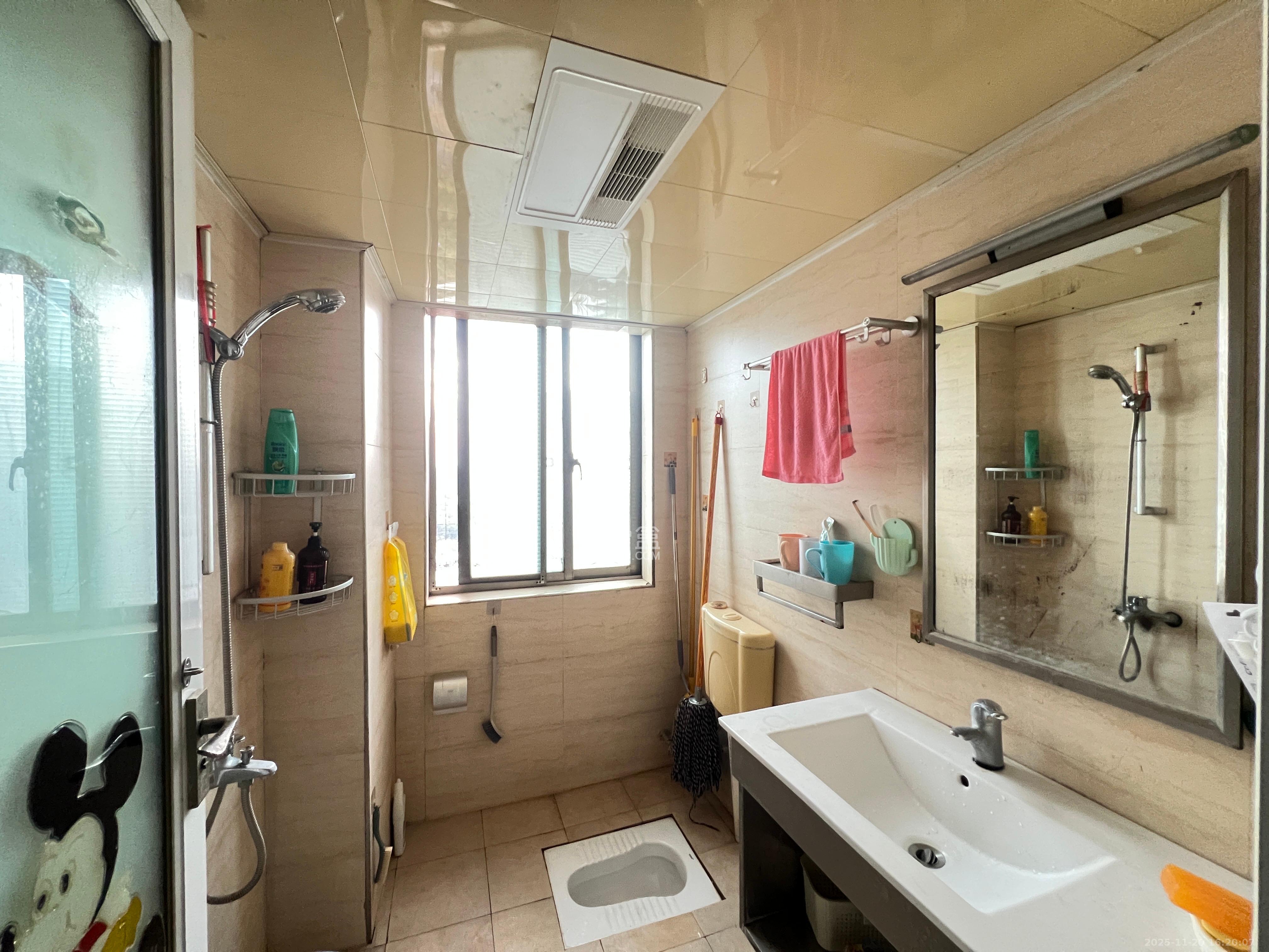 香颂国际  2室2厅1卫    1600.0元/月室内图