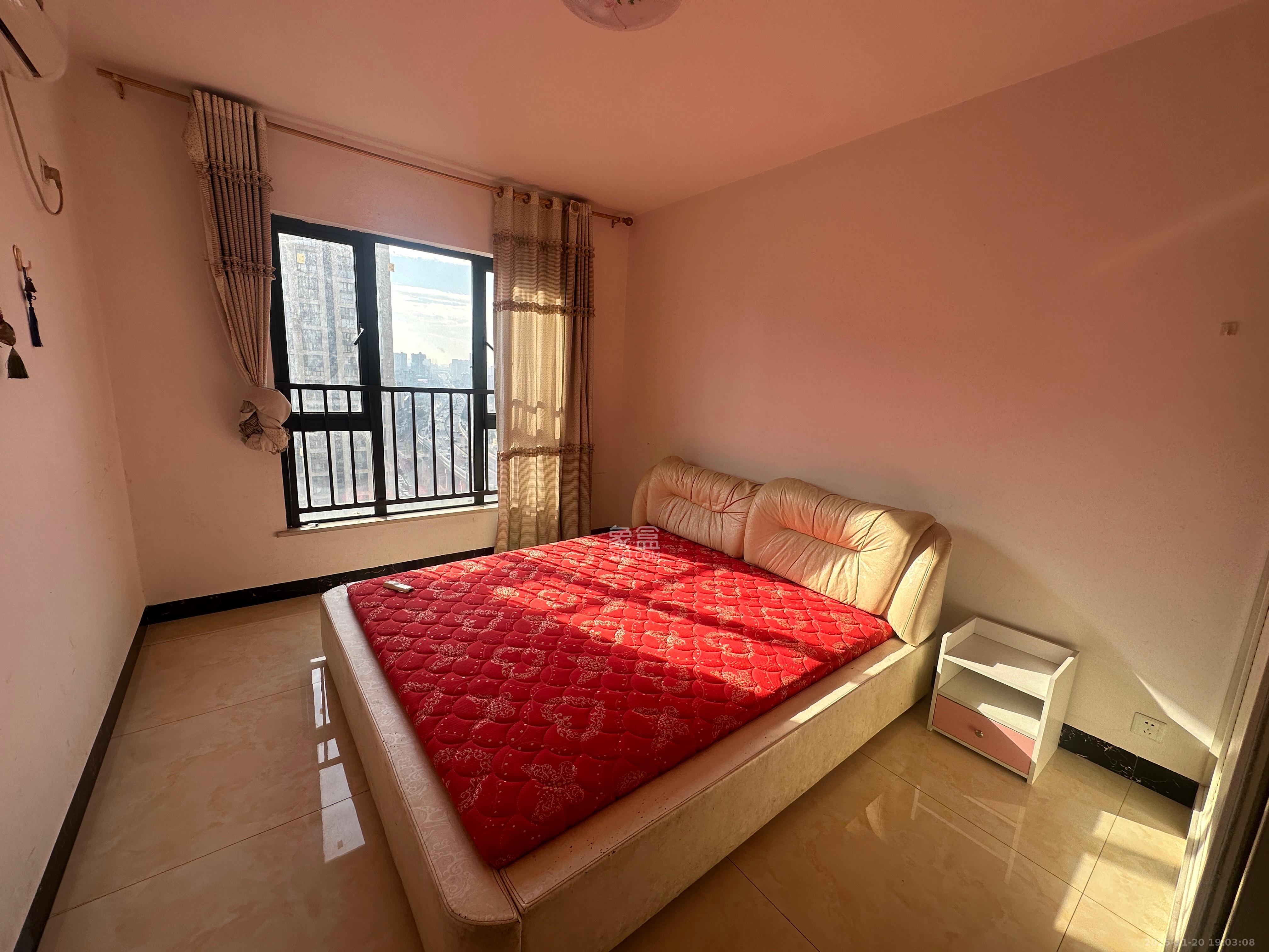 兴旺正佳广场(金石雅苑) 3室1厅1卫 2500.0元/月 兴旺正佳广场(金石雅苑) 3室1厅1卫 2500.0元/月室内图