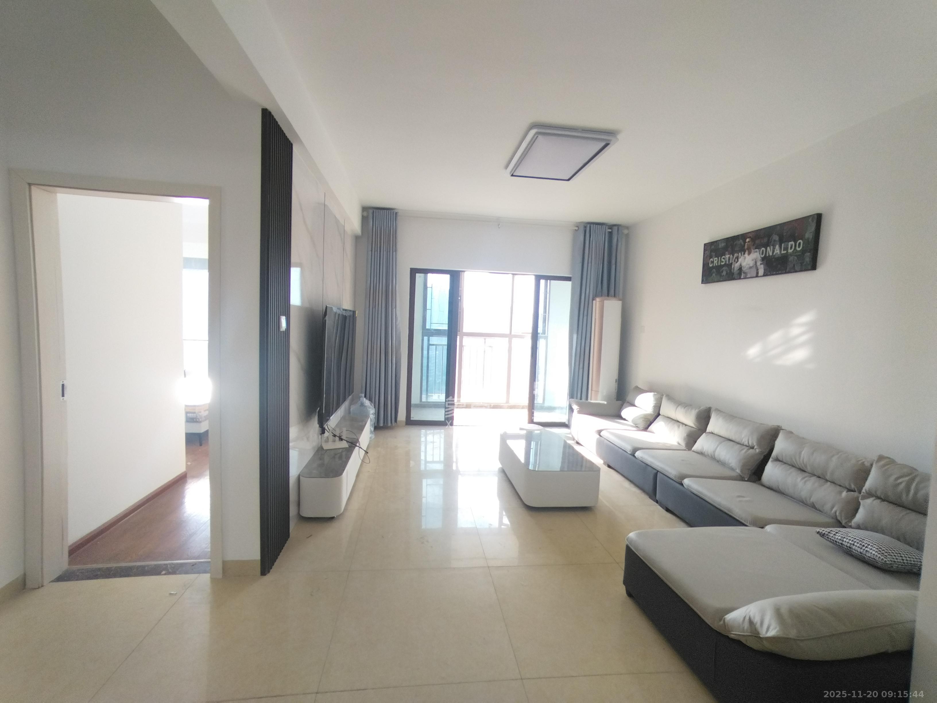 世茂铂翠湾二期 3室2厅1卫 3200.0元/月 世茂铂翠湾二期 3室2厅1卫 3200.0元/月室内图