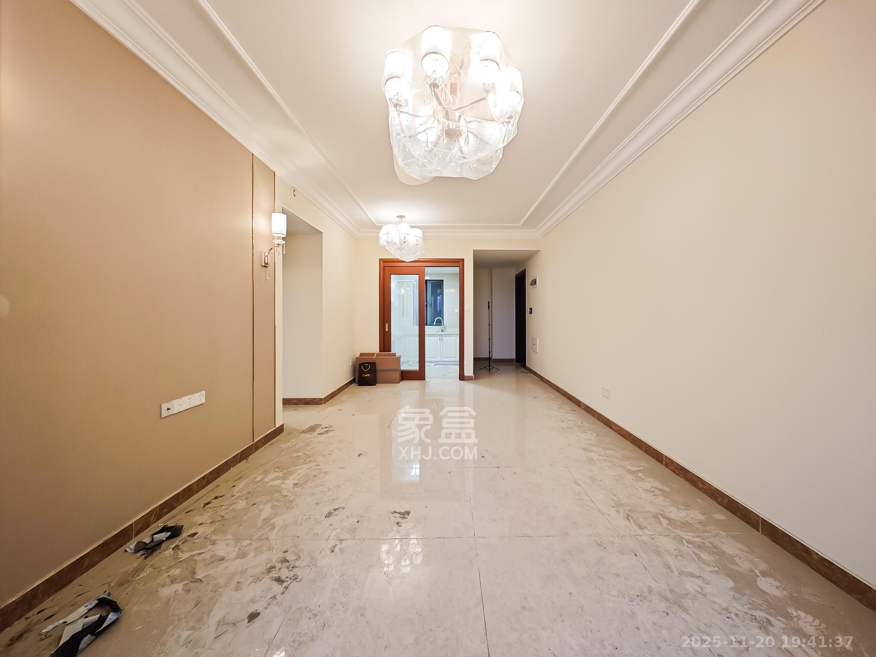 恒大御景天下城二期  3室1厅1卫    63.0万客厅