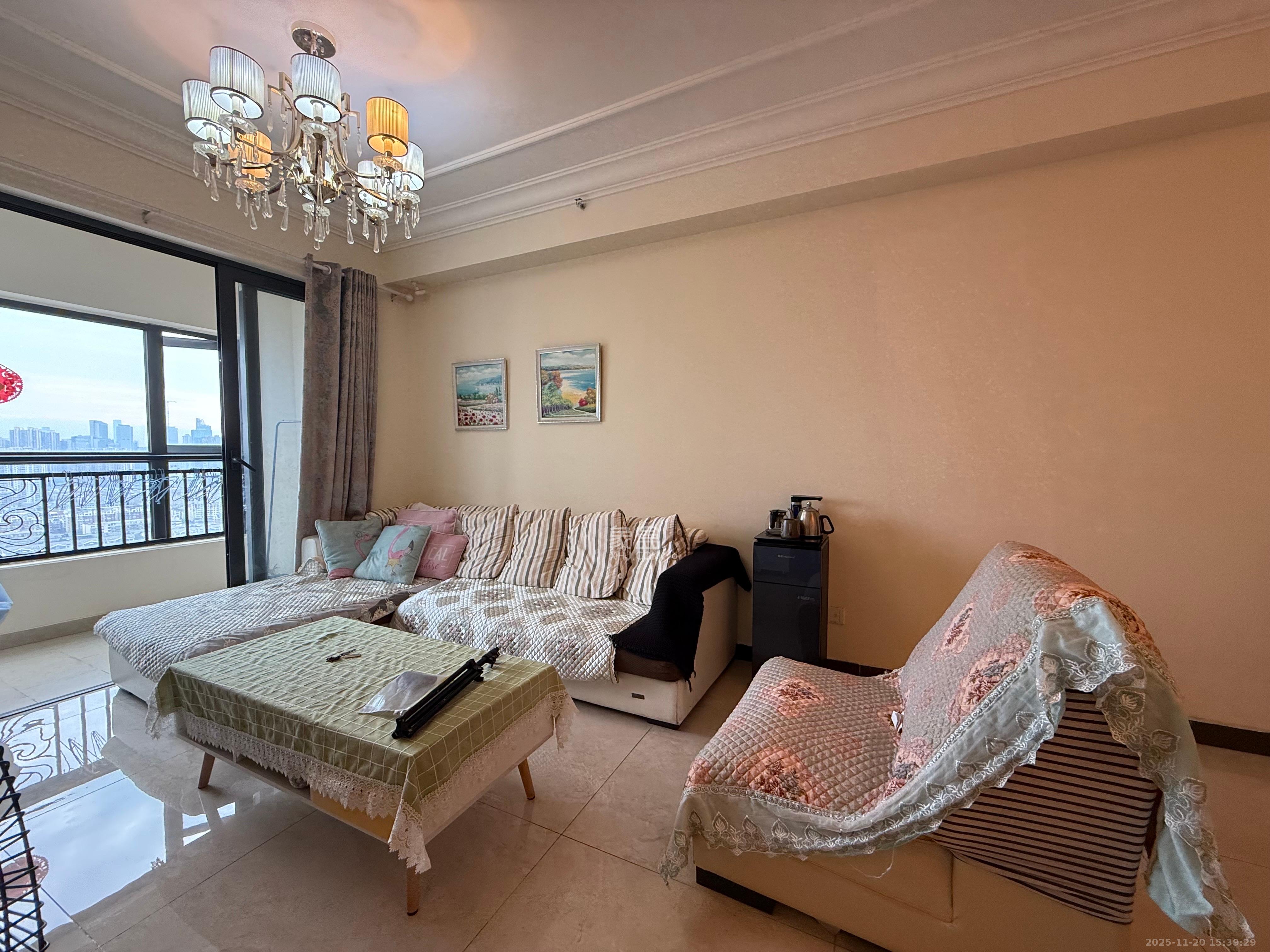 恒大御景半岛锦绣苑 3室1厅1卫 2380.0元/月 恒大御景半岛锦绣苑 3室1厅1卫 2380.0元/月室内图