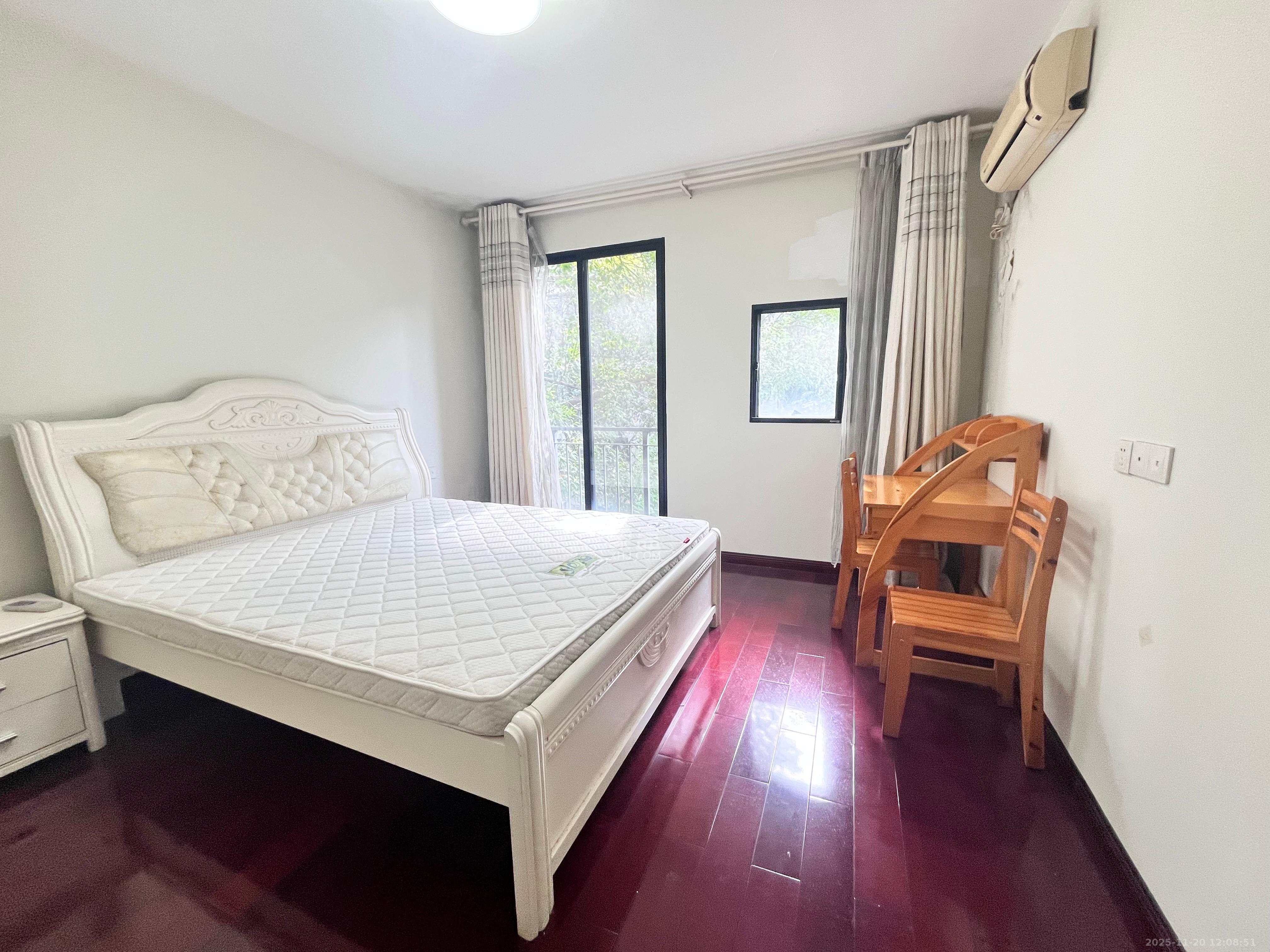 西街花园 3室2厅2卫 3600.0元/月 西街花园 3室2厅2卫 3600.0元/月室内图