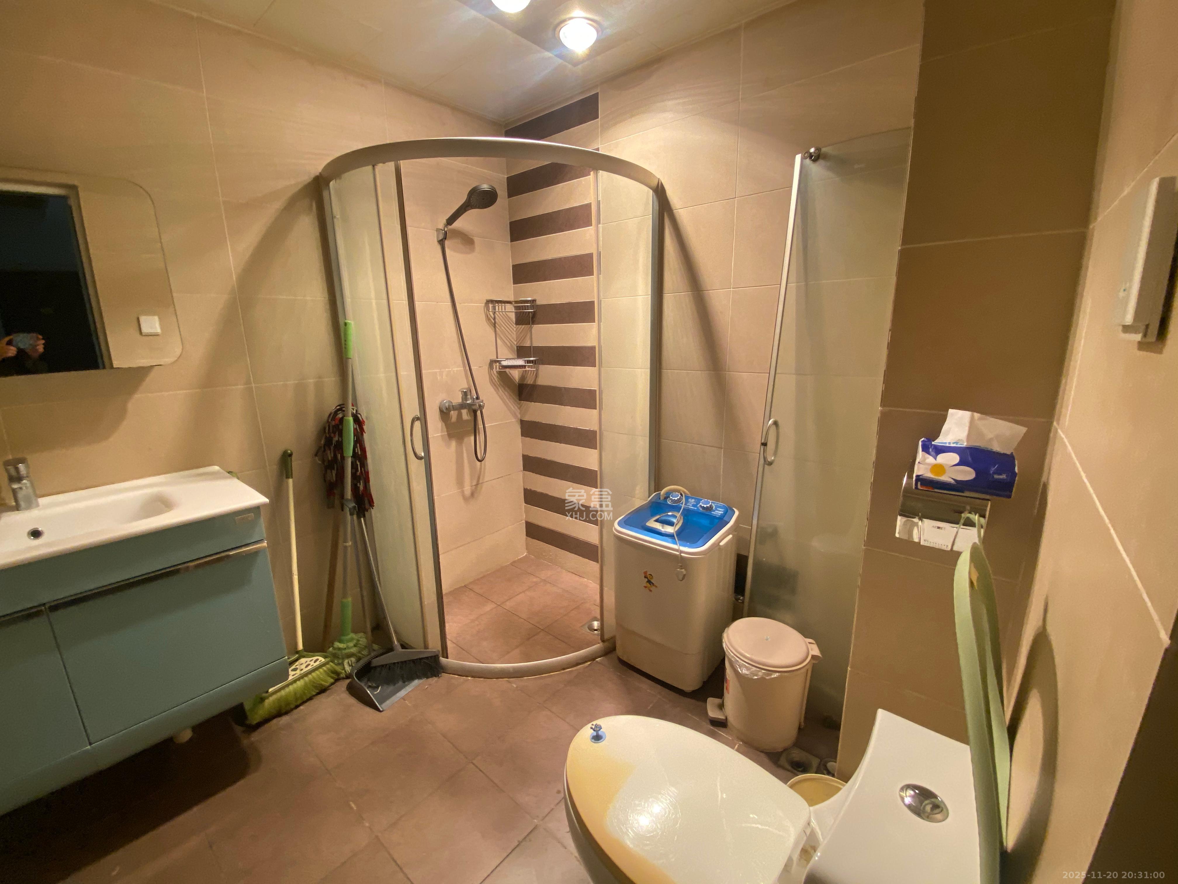 星城世家 3室2厅1卫 3000.0元/月 星城世家 3室2厅1卫 3000.0元/月室内图