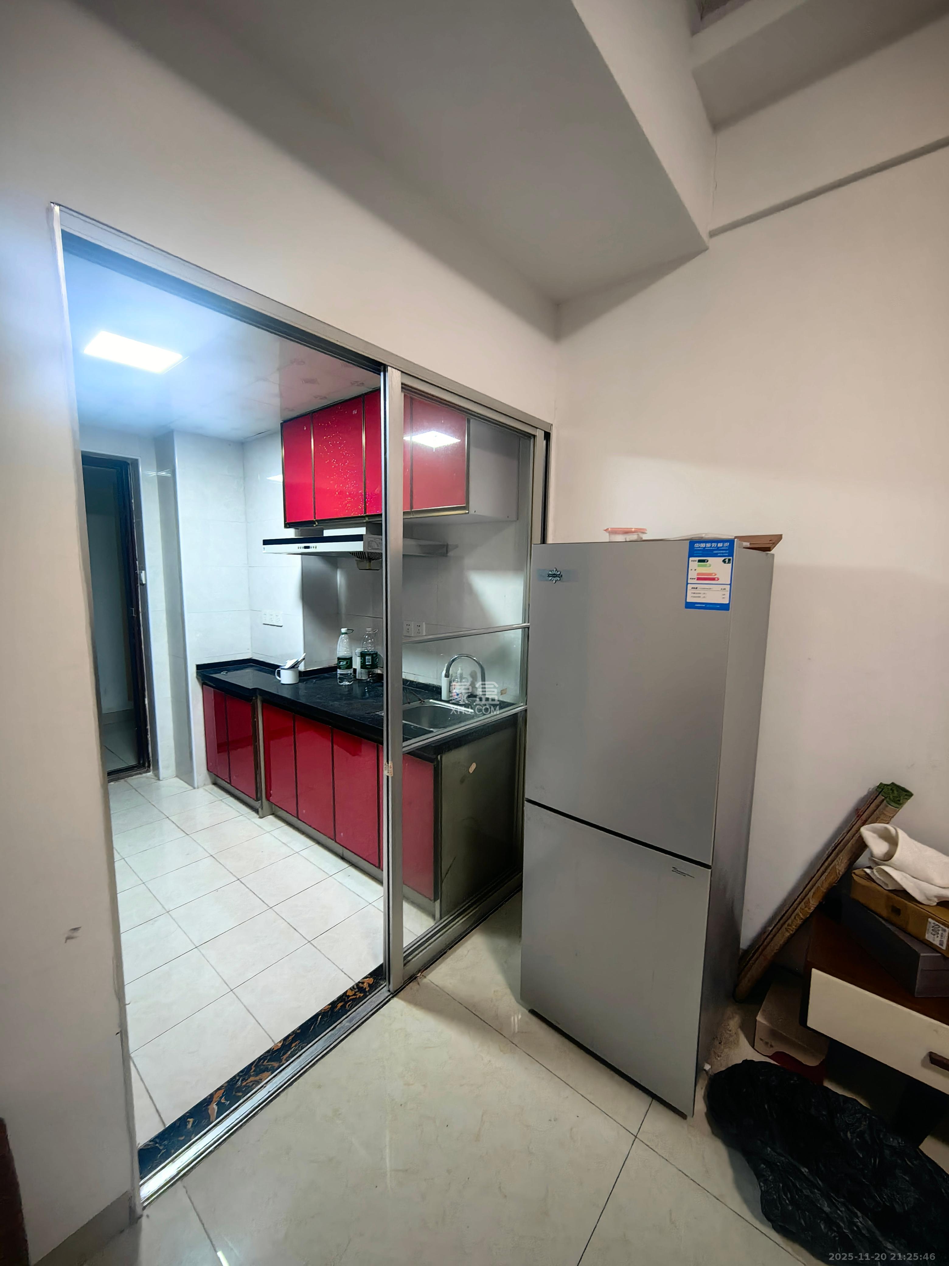 金茂梅溪湖  1室1厅1卫    1300.0元/月室内图