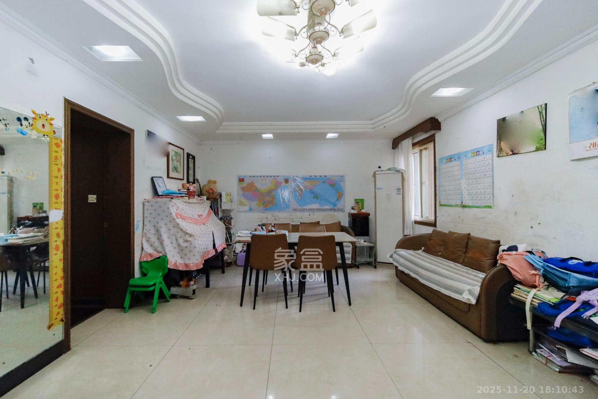 融城花苑  1室0厅0卫    42.8万客厅