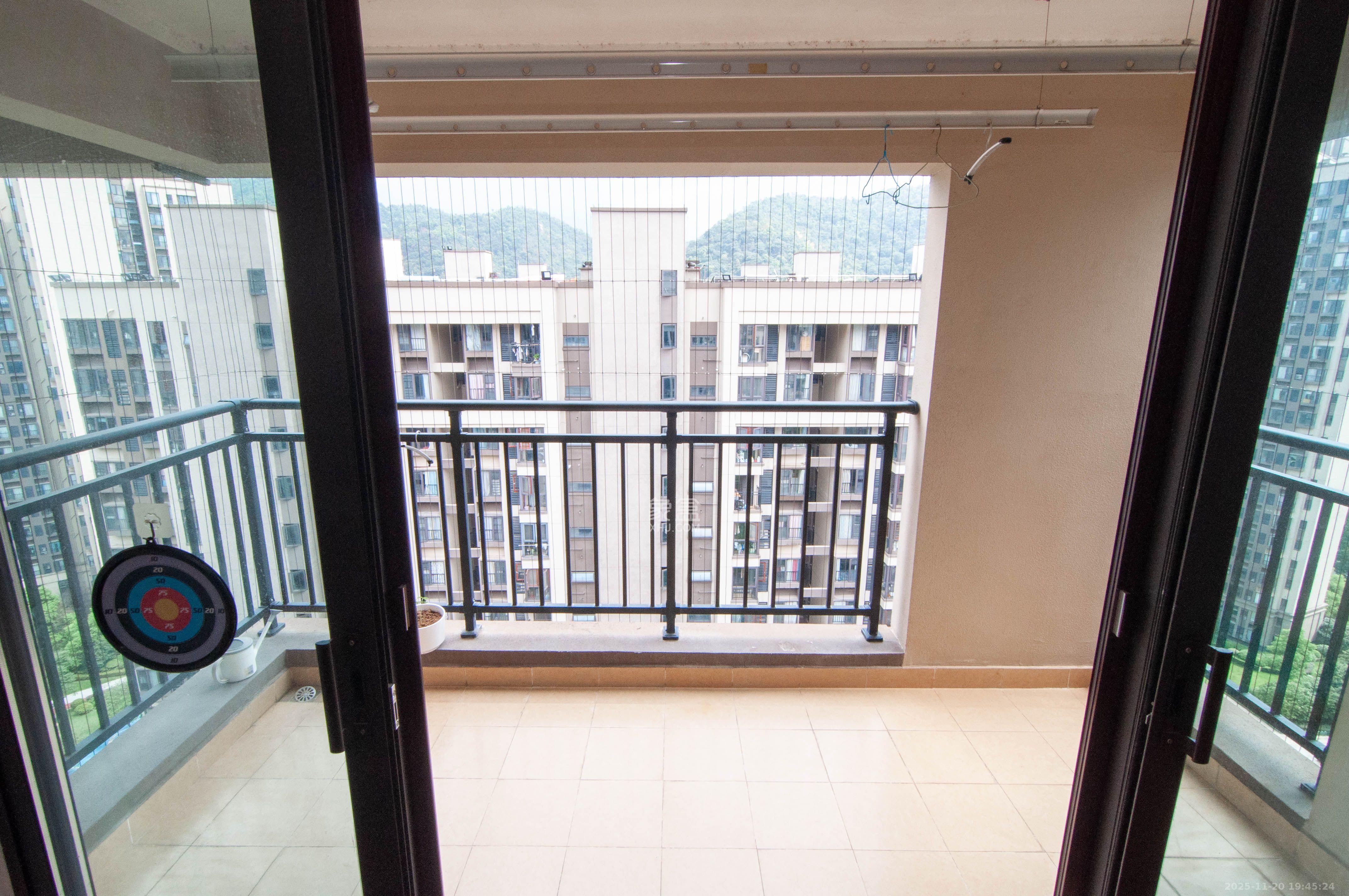 万科里梅溪郡  4室2厅2卫    3500.0元/月室内图