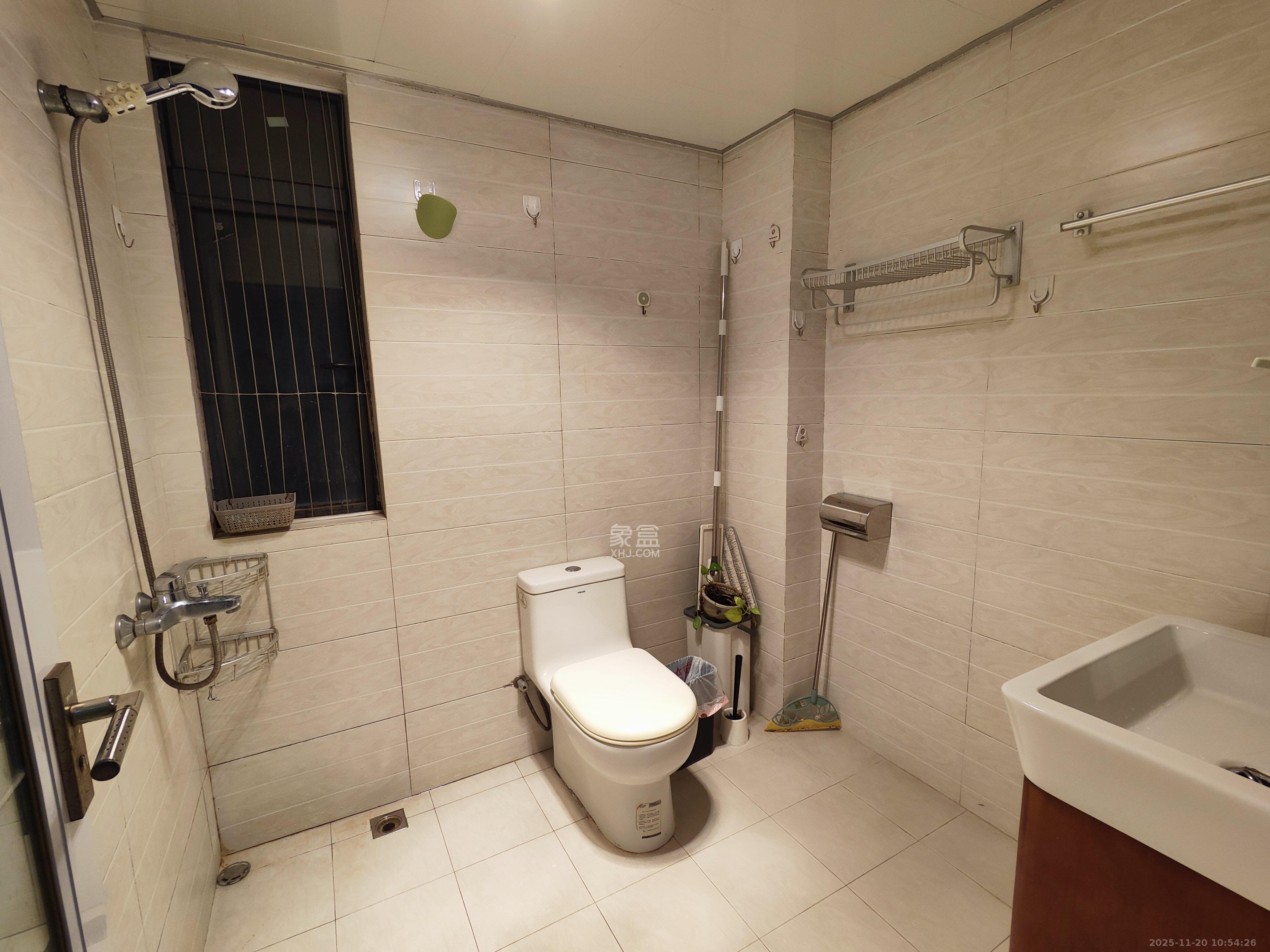 中国铁建国际城一期 2室2厅1卫 1500.0元/月 中国铁建国际城一期 2室2厅1卫 1500.0元/月室内图