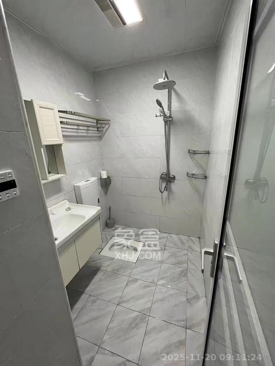 江南华府  1室1厅1卫    1800.0元/月室内图