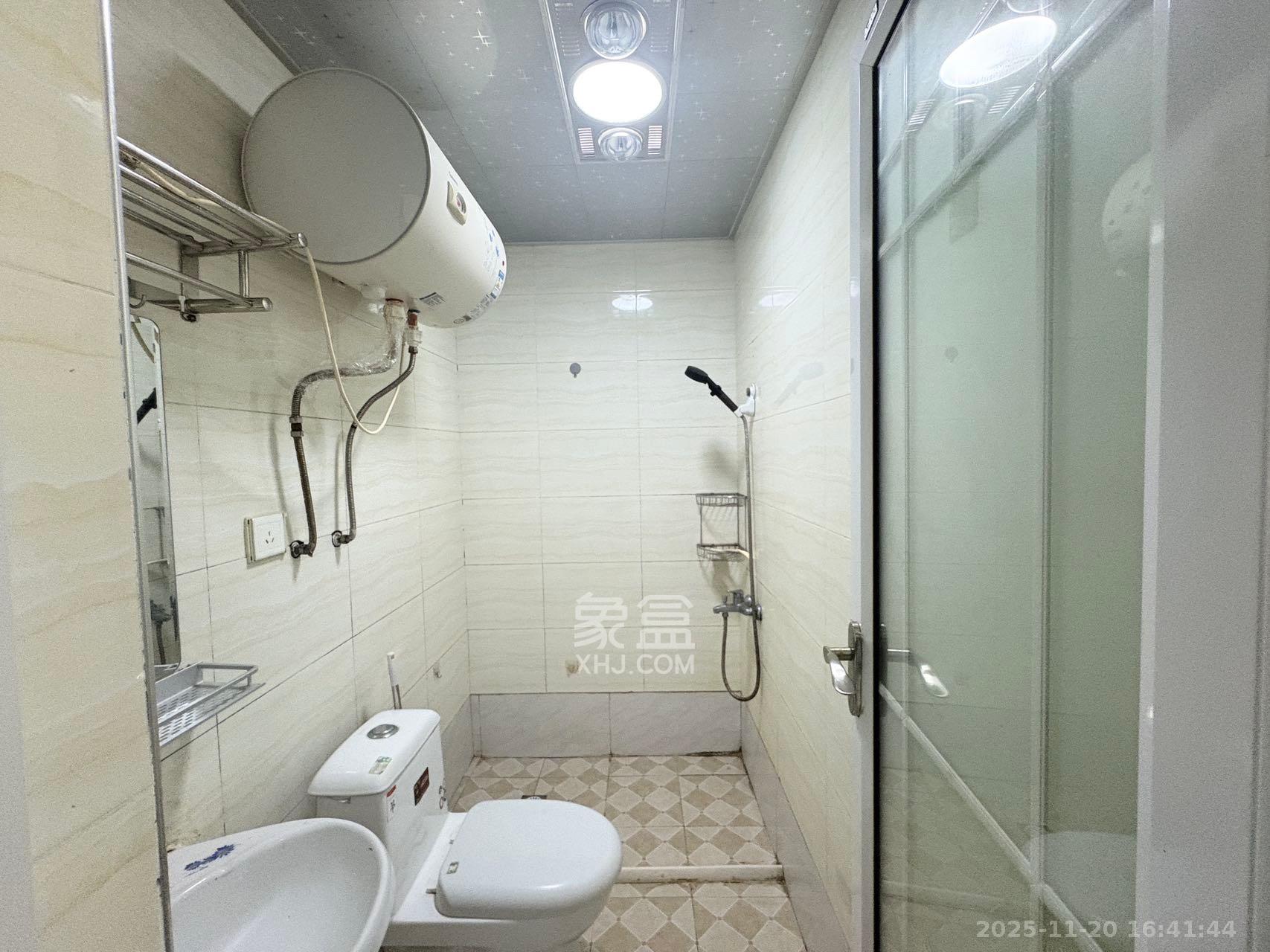 麓谷明珠 1室0厅1卫 1300.0元/月 麓谷明珠 1室0厅1卫 1300.0元/月室内图