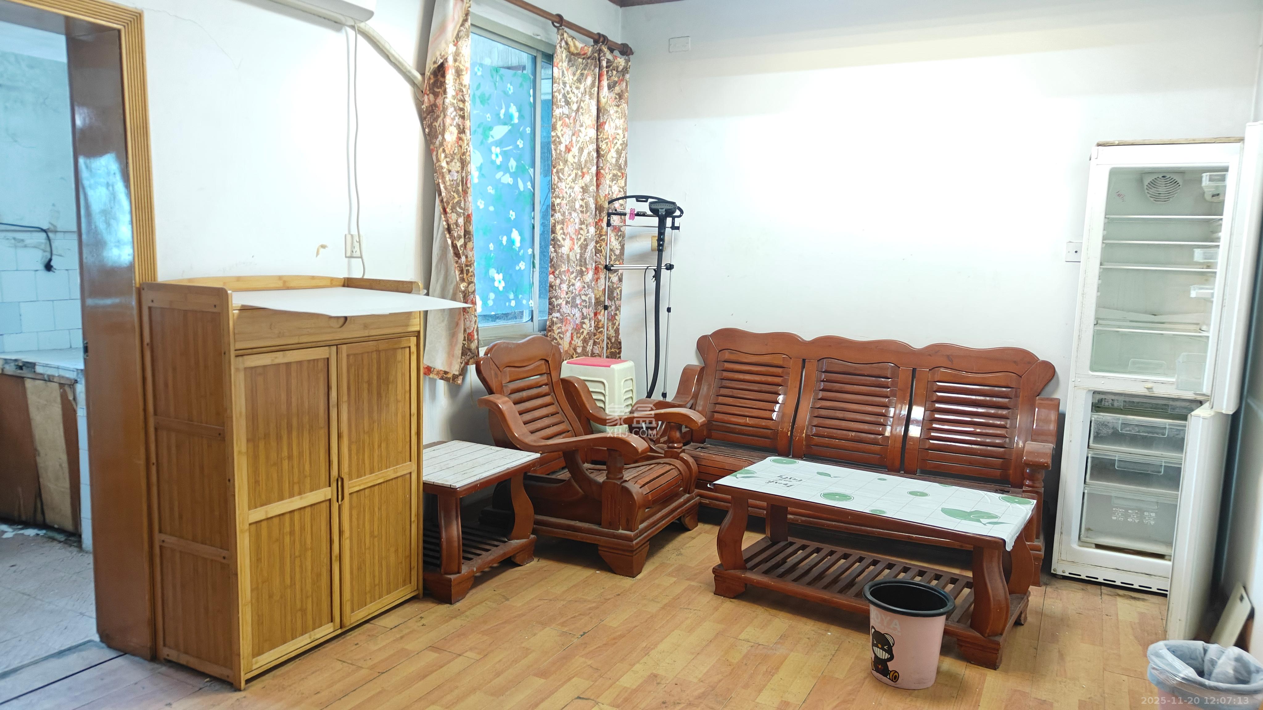 人民新村 2室1厅1卫 1000.0元/月 人民新村 2室1厅1卫 1000.0元/月室内图