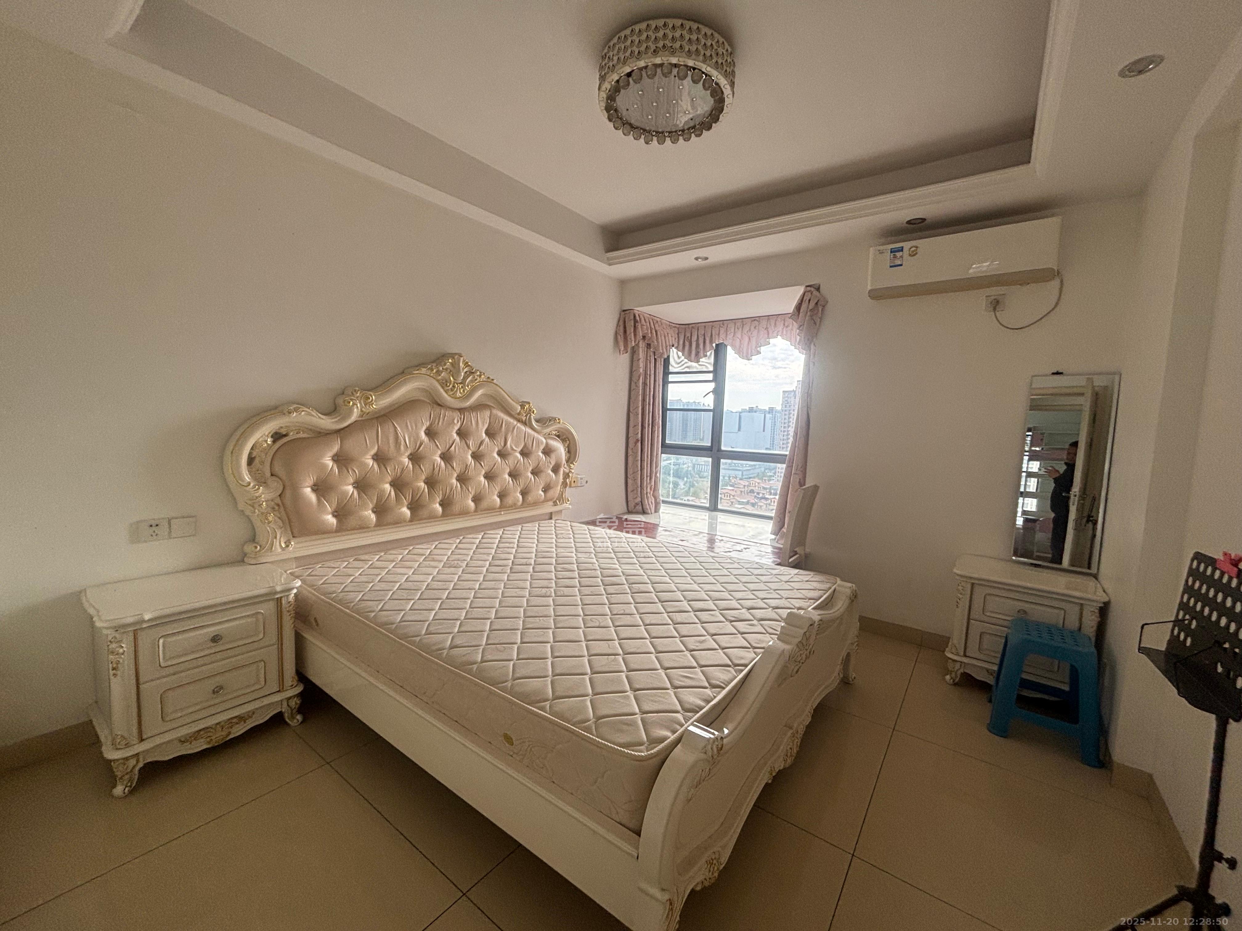 融科檀香山(融科紫檀、香山国际) 2室1厅1卫 2500.0元/月 融科檀香山(融科紫檀、香山国际) 2室1厅1卫 2500.0元/月室内图