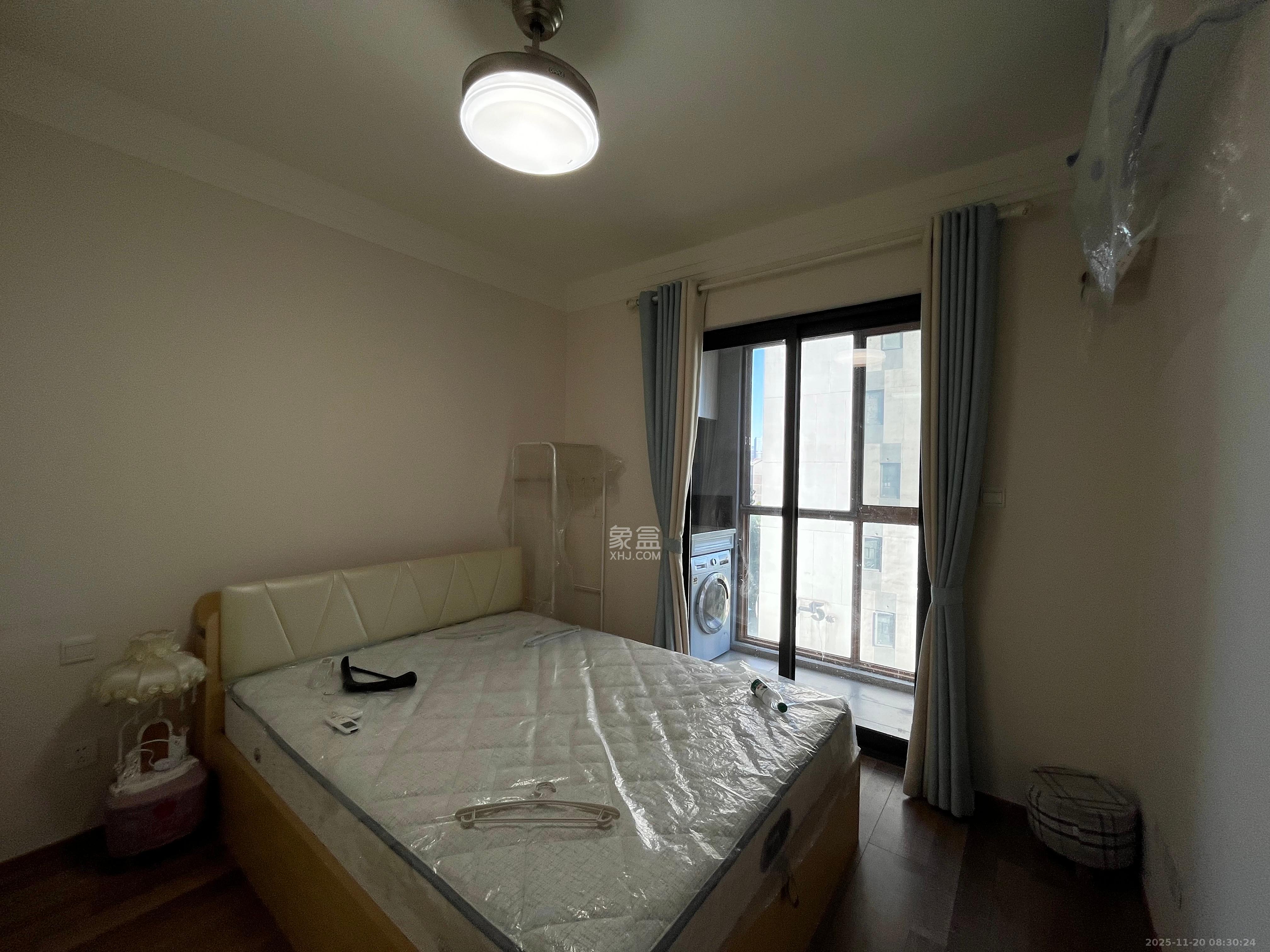 阳光100一期、四五期 3室2厅2卫 3300.0元/月 阳光100一期、四五期 3室2厅2卫 3300.0元/月室内图