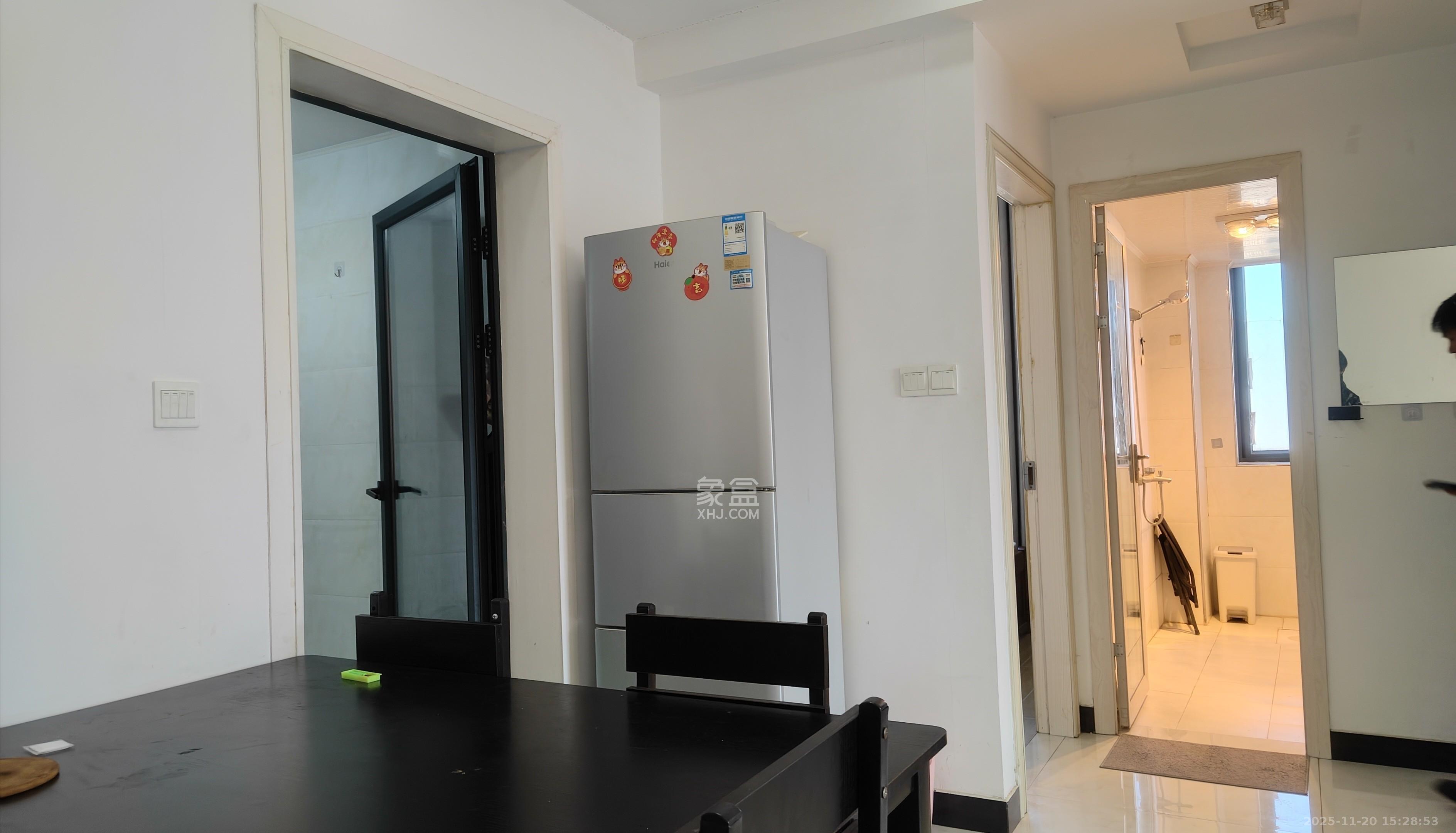 山水英伦 2室2厅1卫 2200.0元/月 山水英伦 2室2厅1卫 2200.0元/月室内图