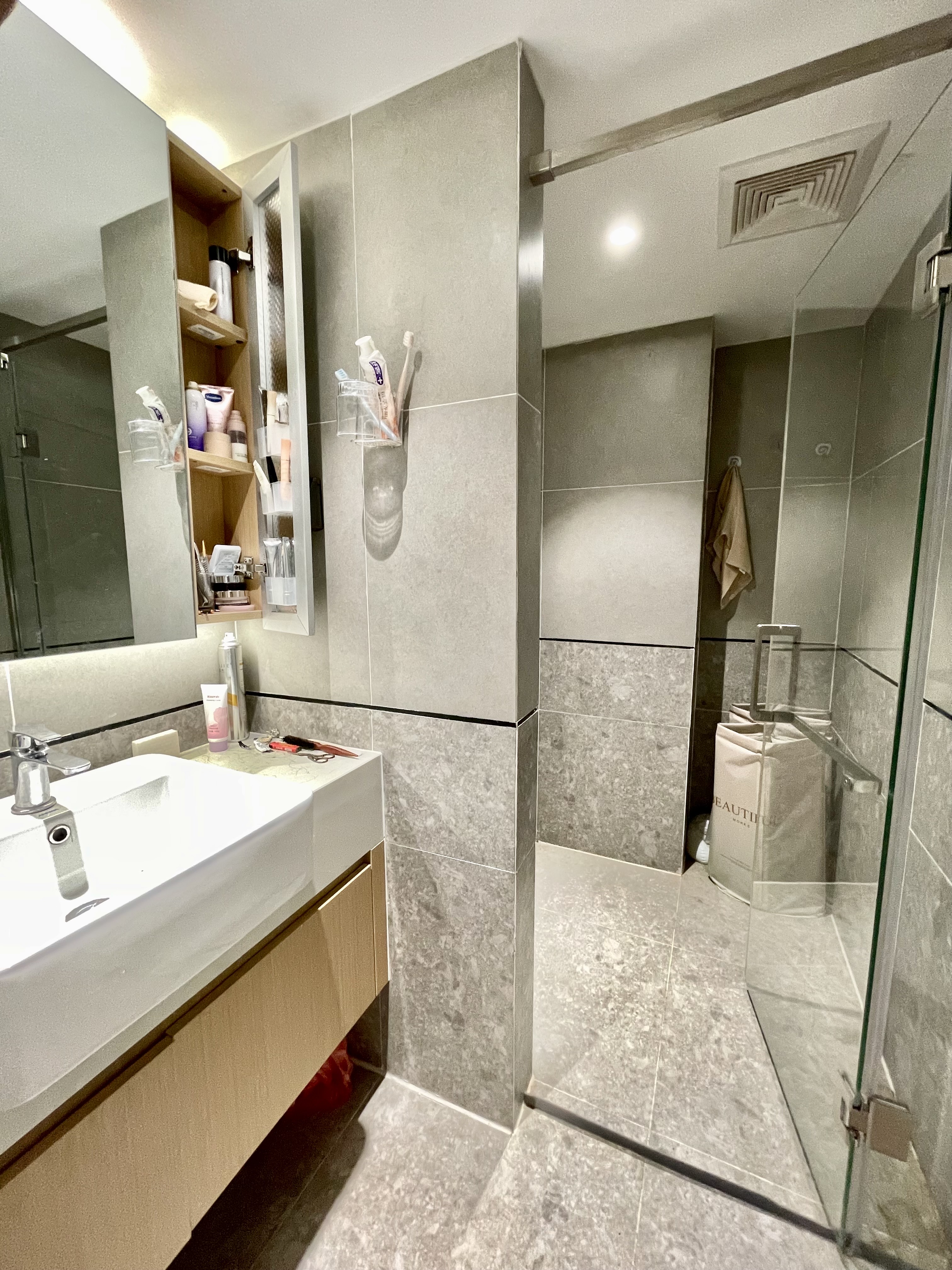 海航豪庭南苑  1室2厅1卫    3200.0元/月室内图