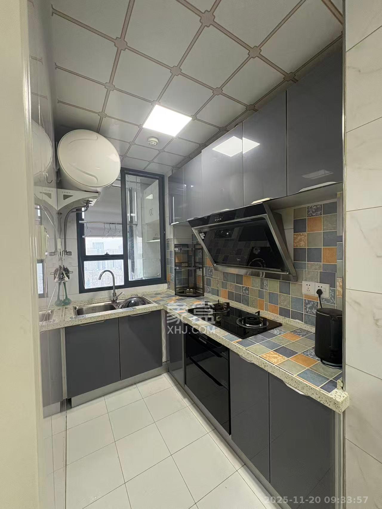 万坤图财富广场  1室1厅1卫    1700.0元/月室内图