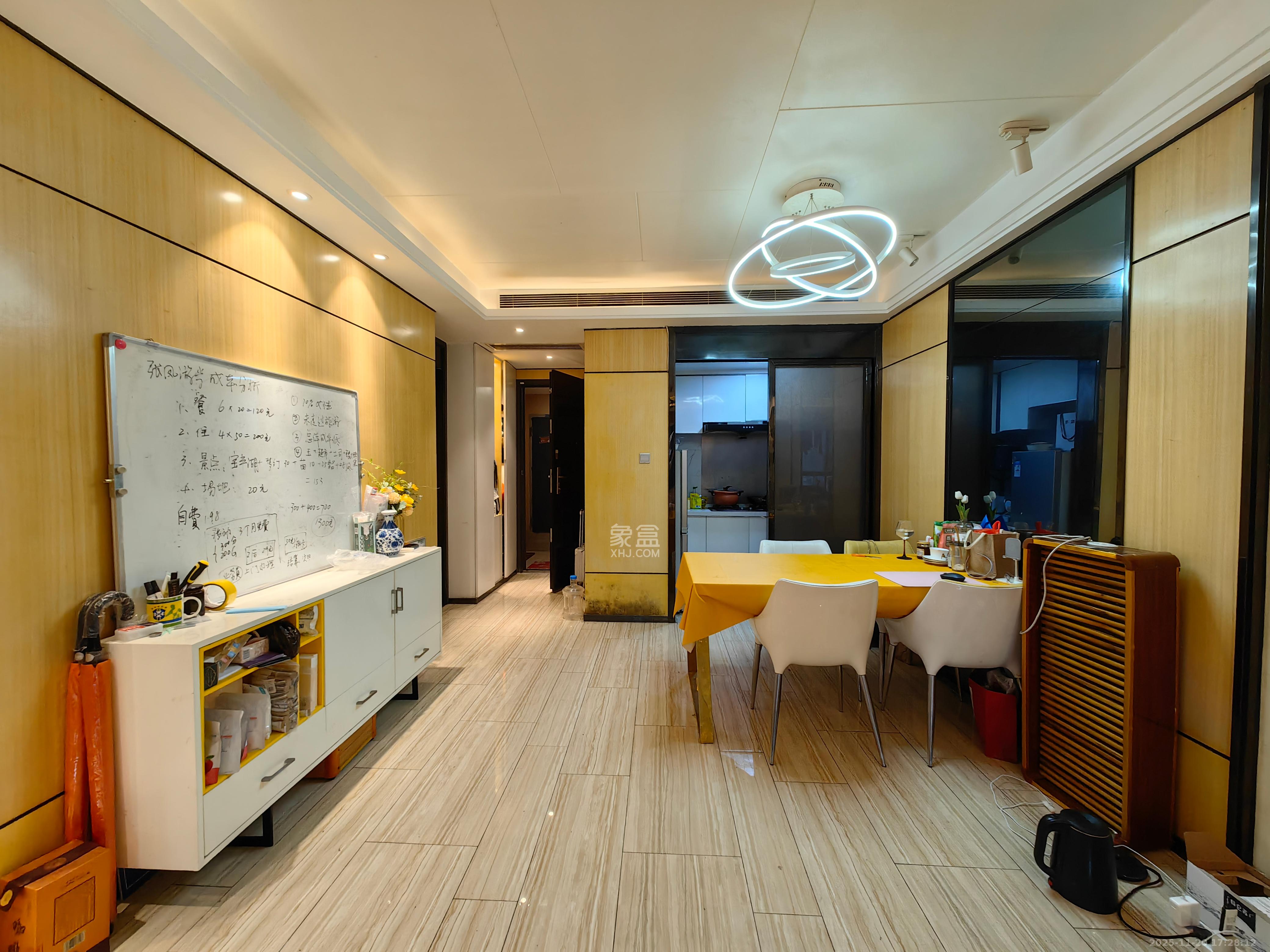 海伦春天  3室2厅1卫    2300.0元/月室内图