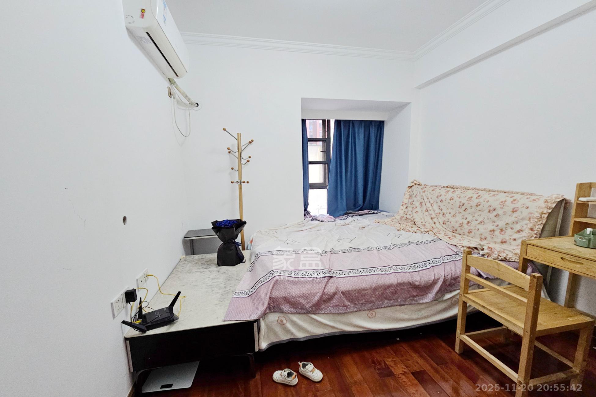 茂华国际湘  3室2厅2卫    140.0万卧室