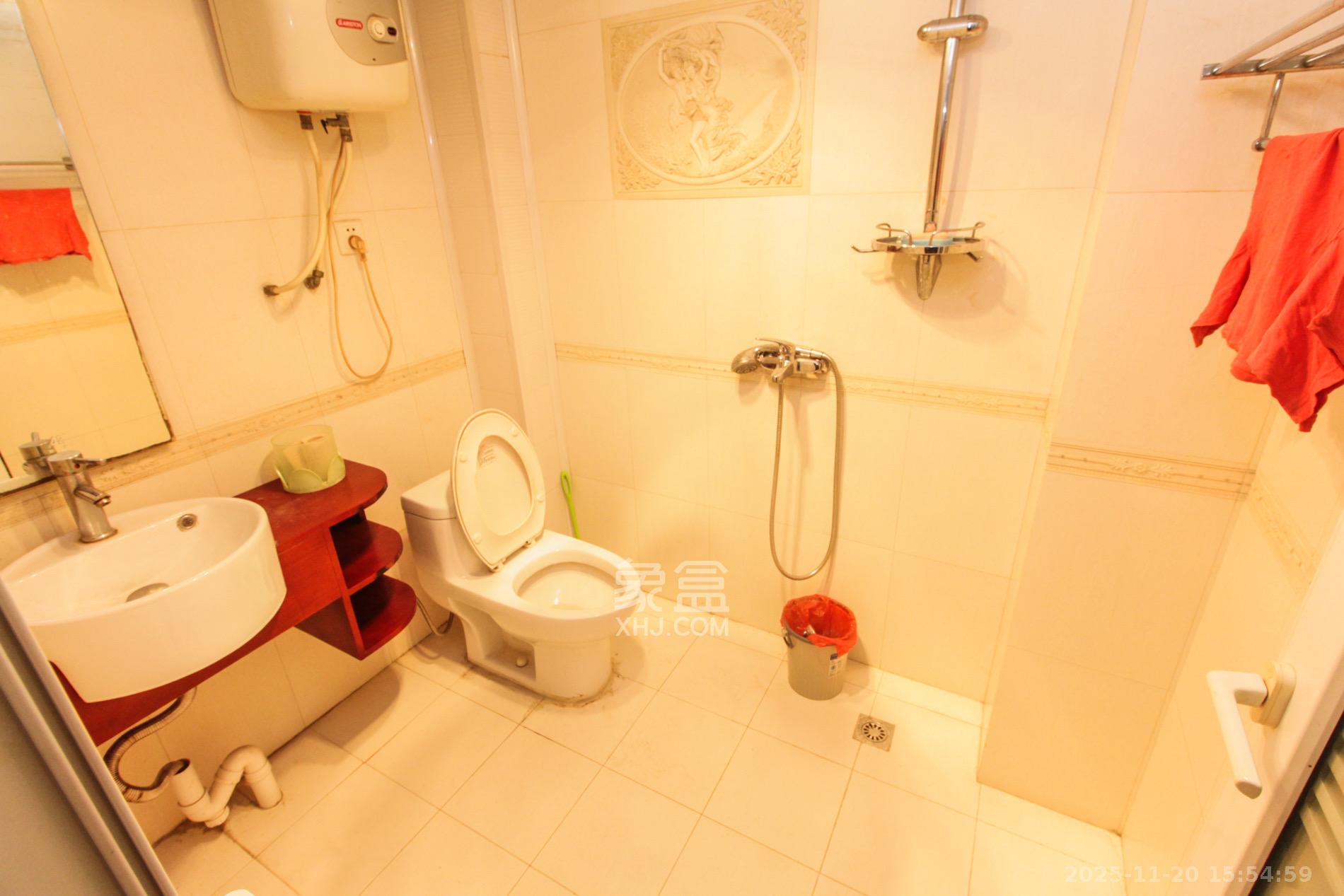 轻工设计院  4室2厅2卫    2700.0元/月室内图