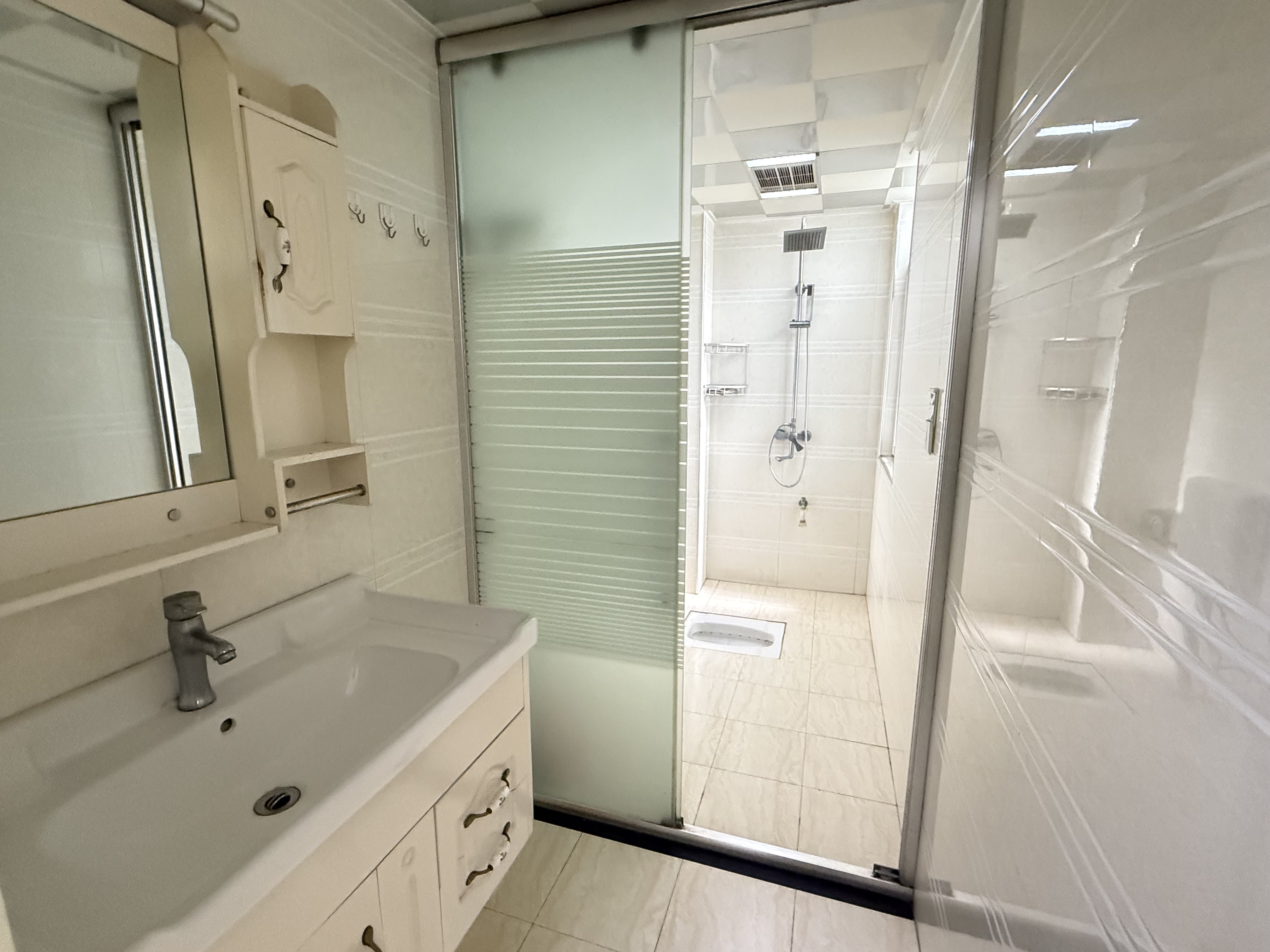 学府花园(文苑瑞景) 2室2厅1卫 1500.0元/月 学府花园(文苑瑞景) 2室2厅1卫 1500.0元/月室内图