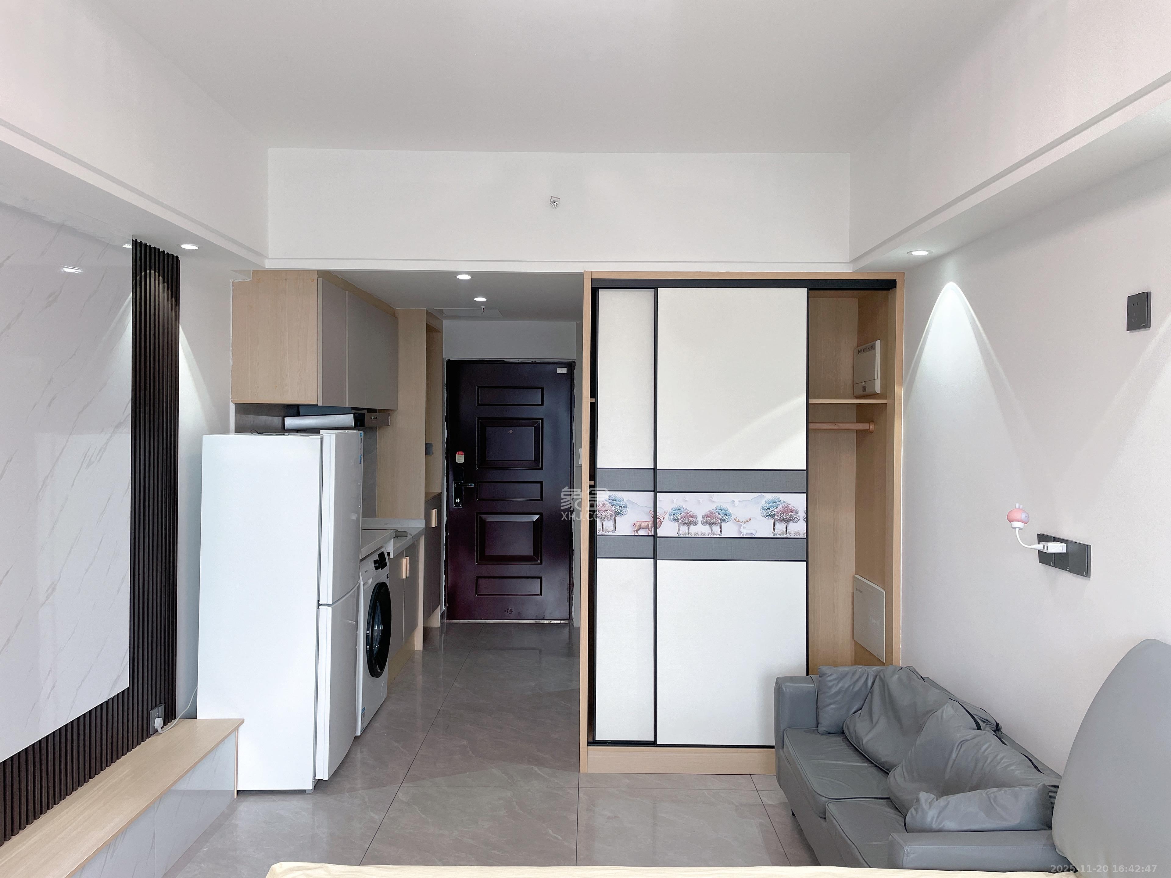 保利天禧EF区  1室1厅1卫    1600.0元/月室内图