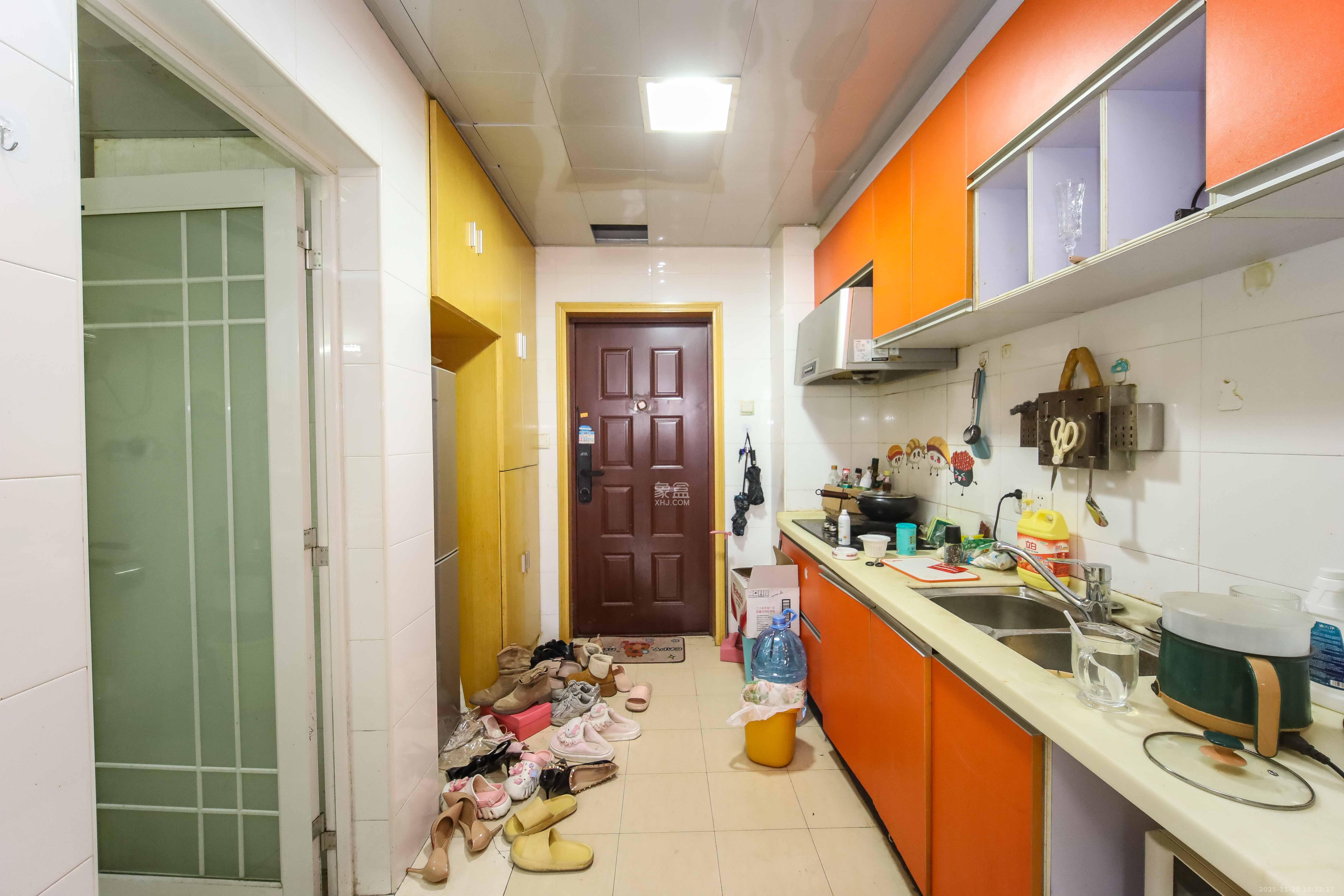 上河国际F座  1室1厅1卫    30.0万厨房