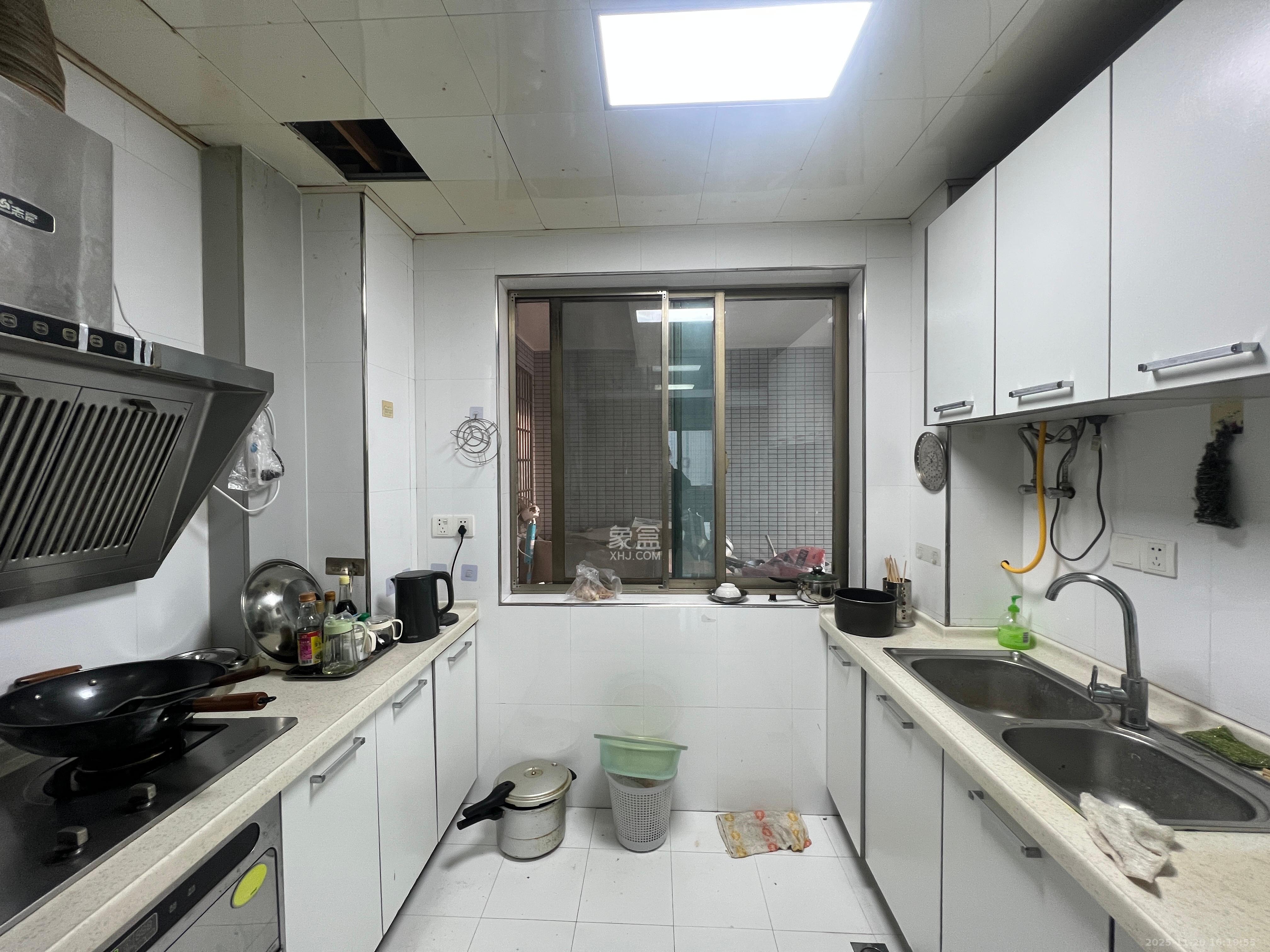 香颂国际  2室2厅1卫    1600.0元/月室内图