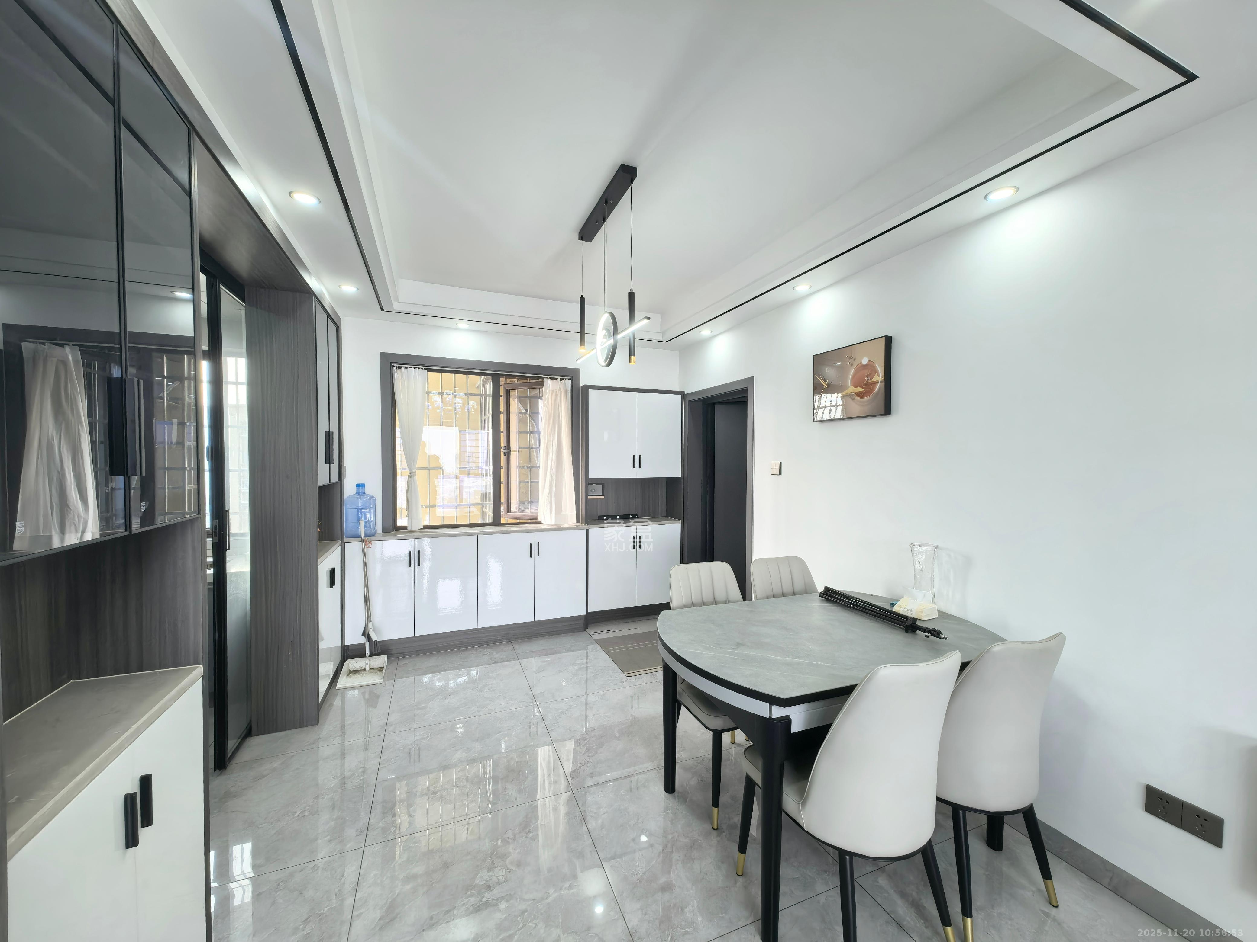 和润园三期 3室2厅1卫 2600.0元/月 和润园三期 3室2厅1卫 2600.0元/月室内图