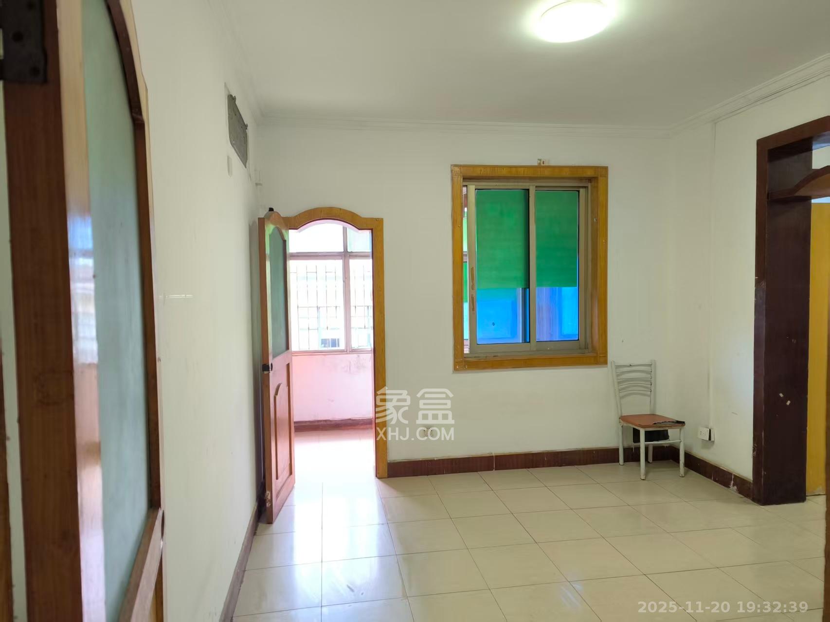 景园小区  3室2厅2卫    2200.0元/月室内图