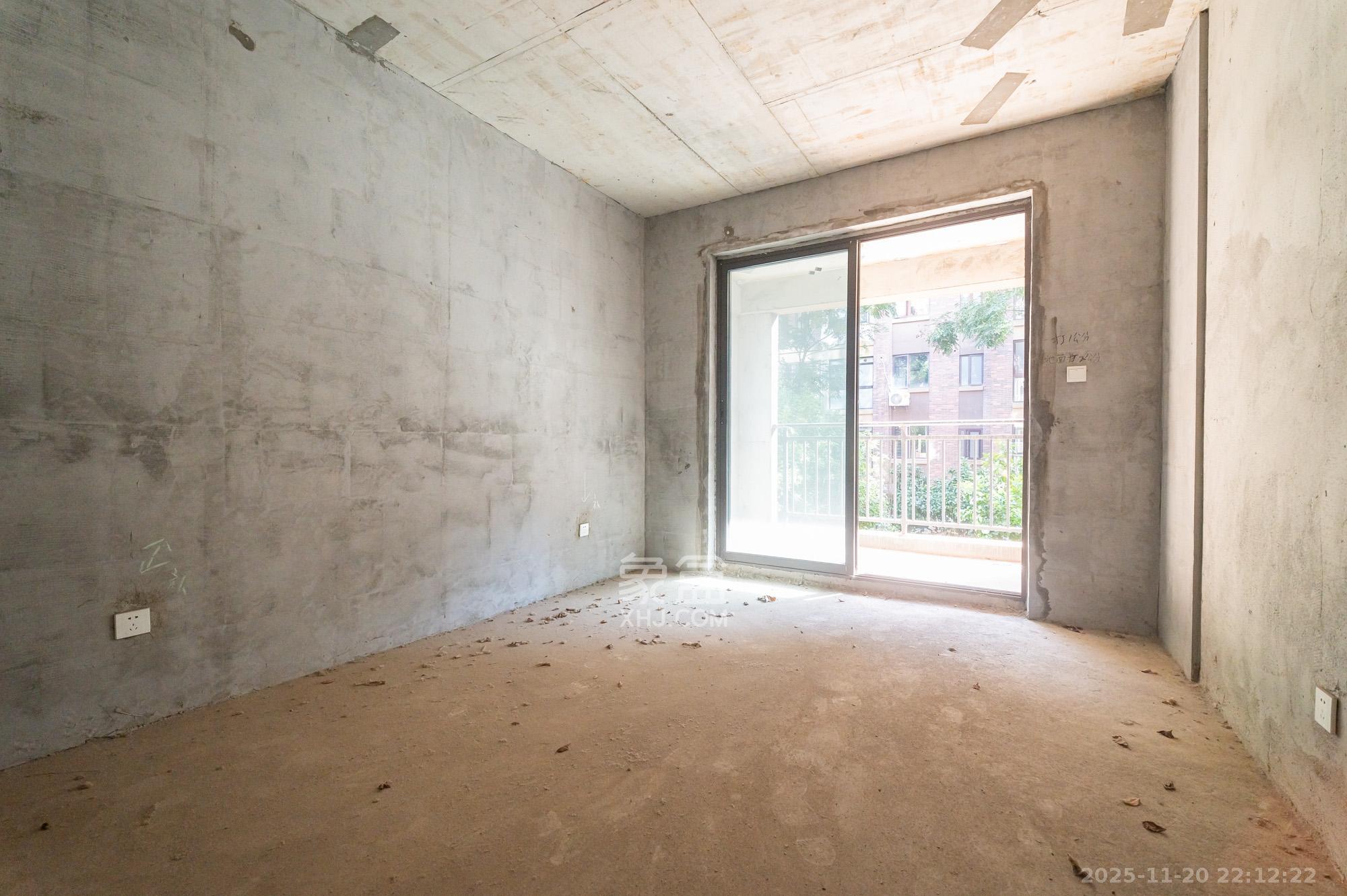 星湖湾二期洋房 4室2厅2卫 125.0万 星湖湾二期洋房 4室2厅2卫 125.0万其他