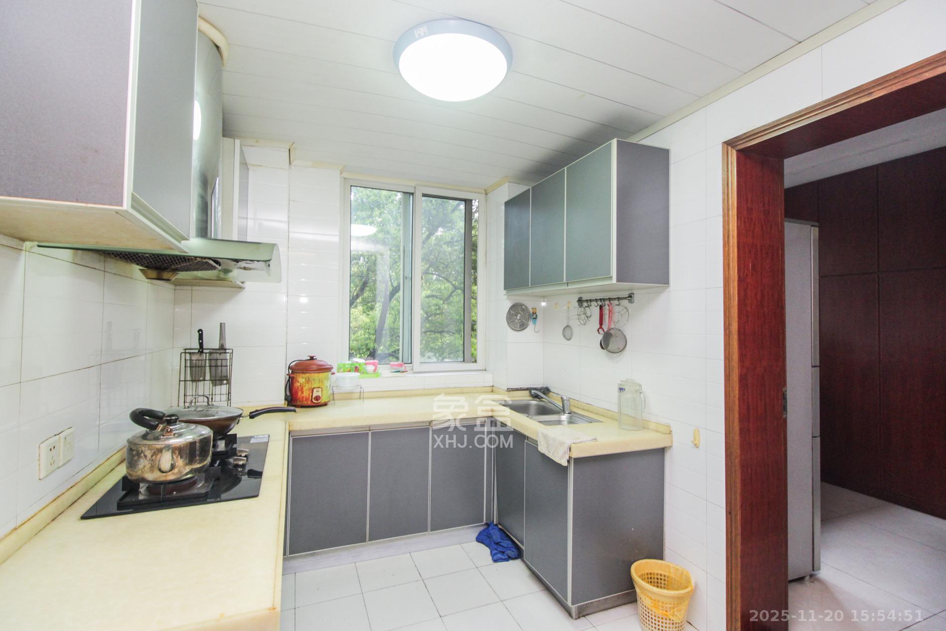 轻工设计院  4室2厅2卫    2700.0元/月室内图