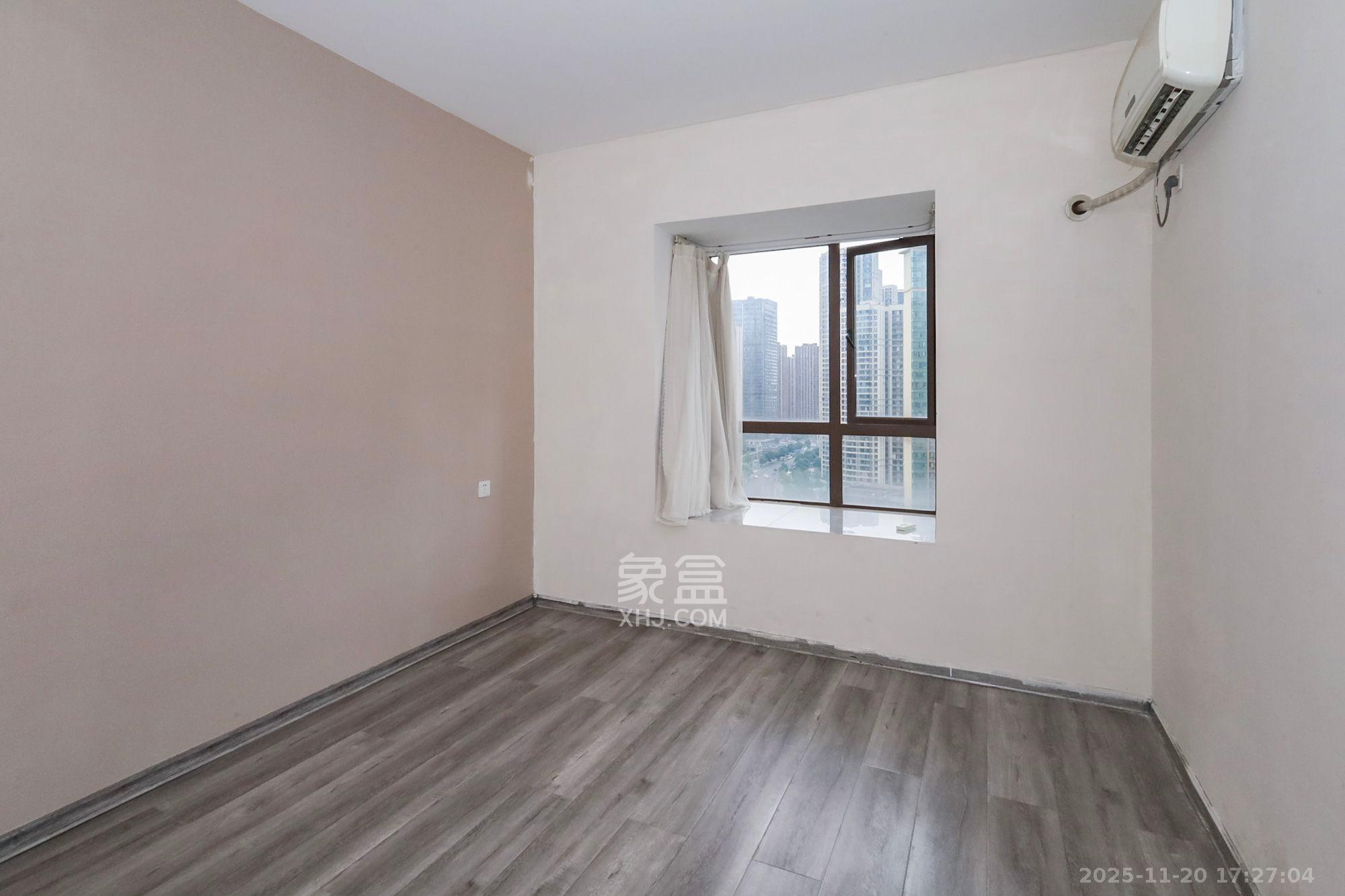 芙蓉别墅山庄（嘉湘华庭）  1室2厅2卫    3600.0元/月室内图