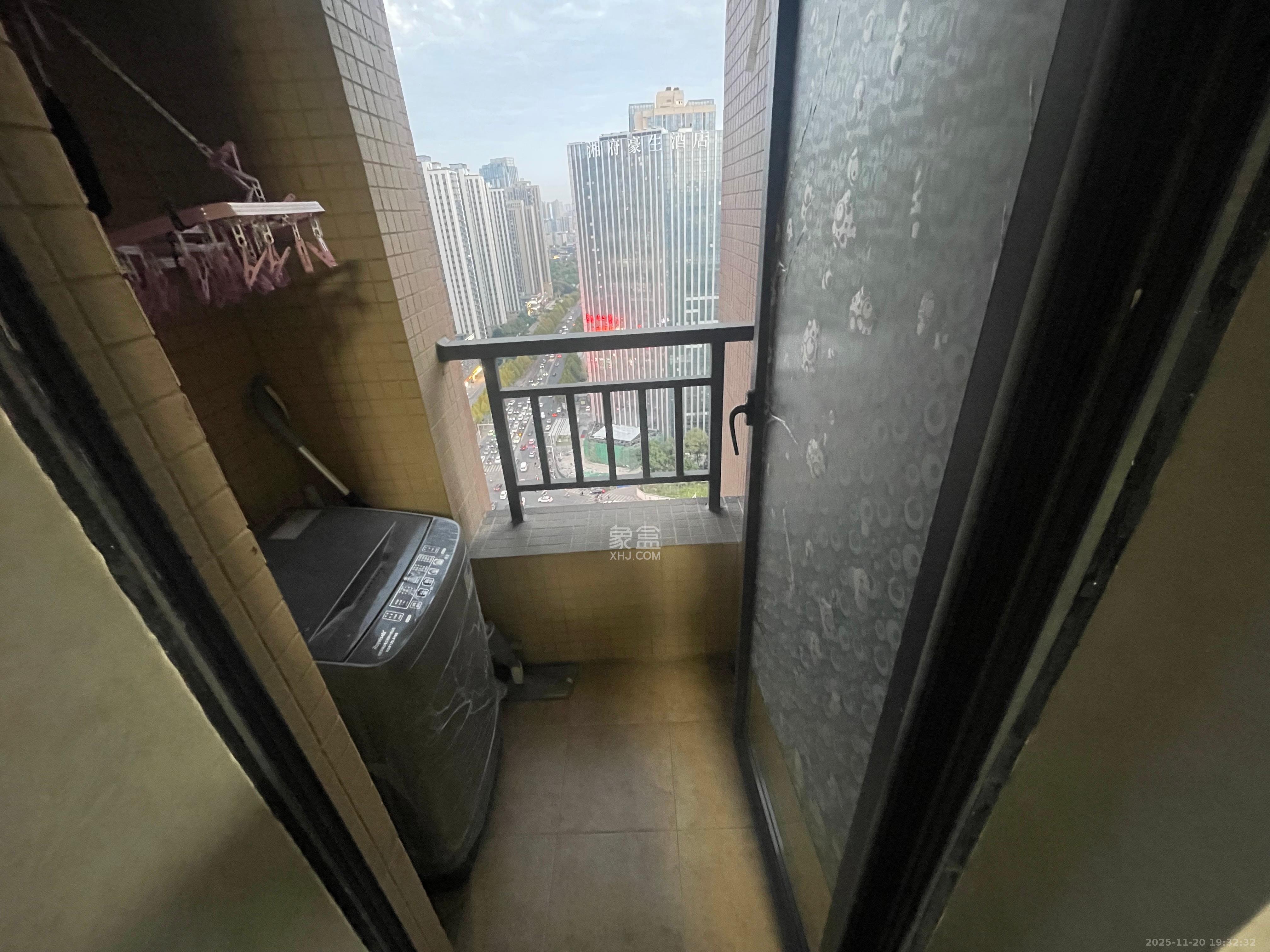 香樟兰亭(朗峰苑) 1室1厅1卫 1200.0元/月 香樟兰亭(朗峰苑) 1室1厅1卫 1200.0元/月室内图