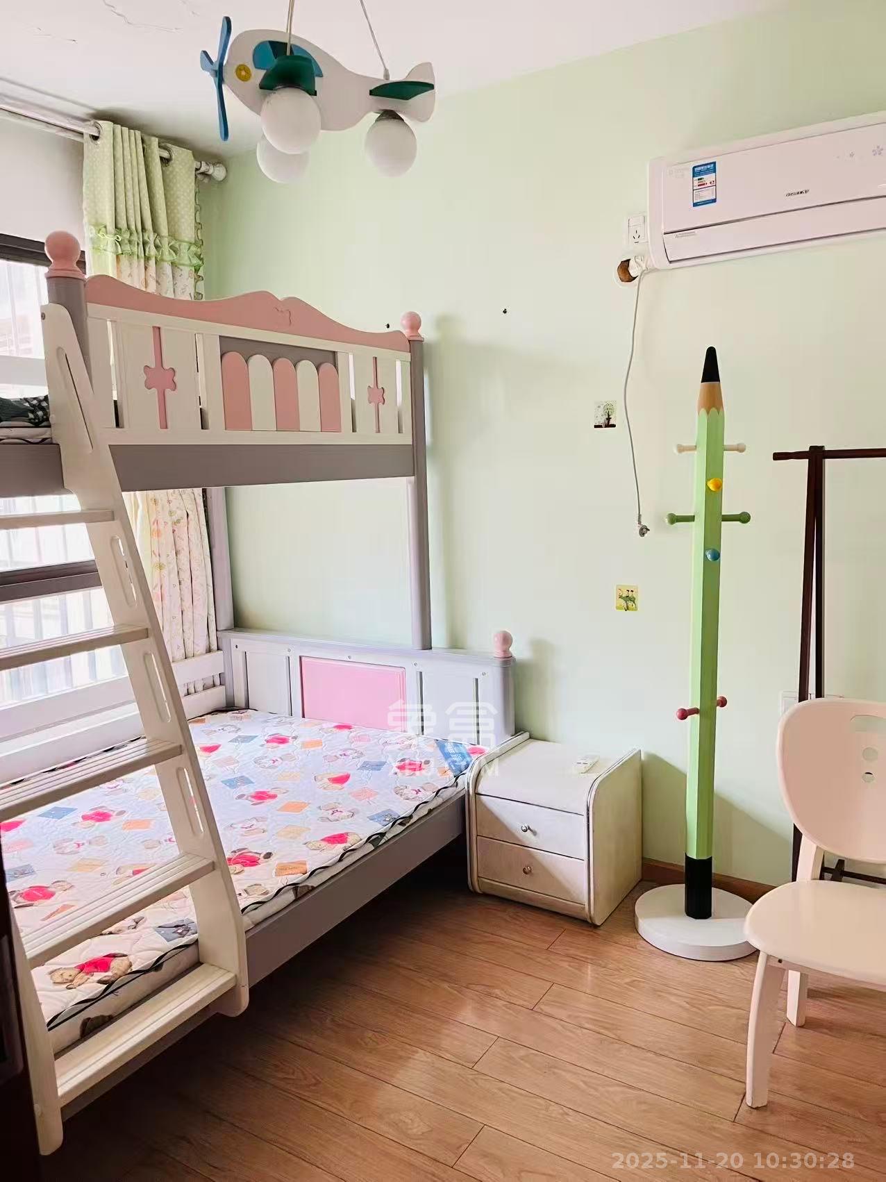 华润凤凰城三期 2室1厅1卫 1800.0元/月 华润凤凰城三期 2室1厅1卫 1800.0元/月室内图